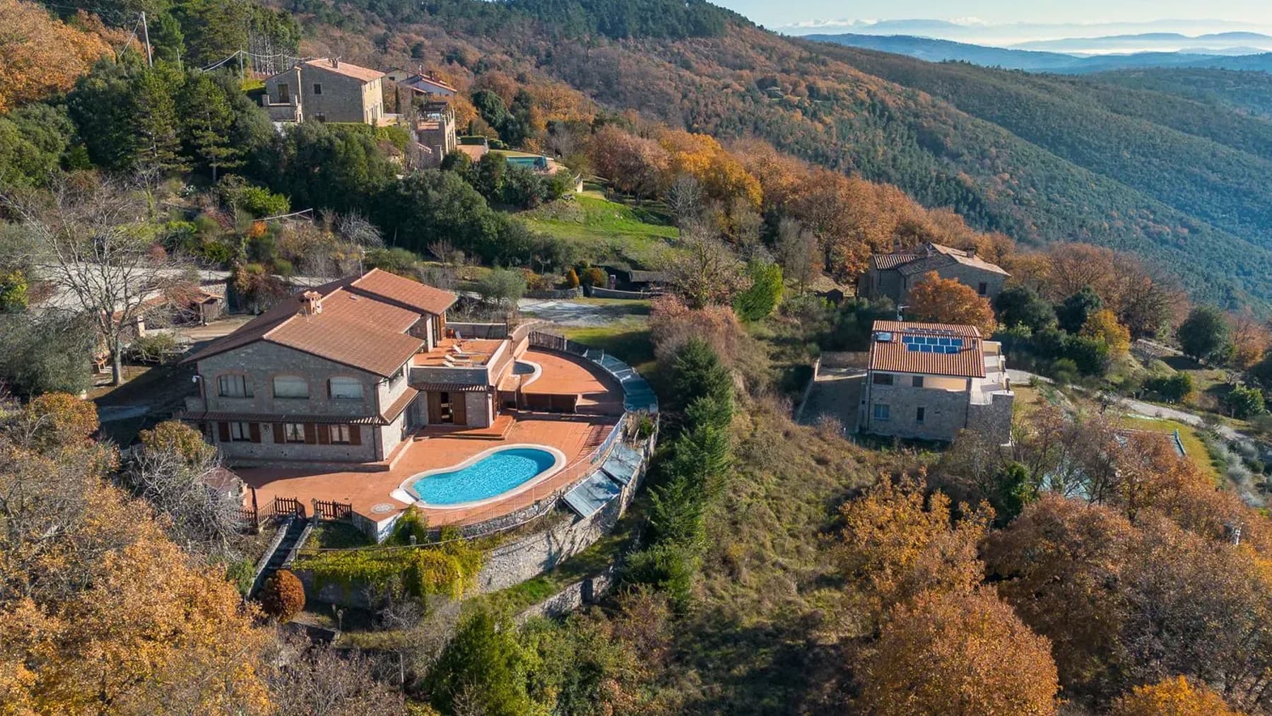 Casale a Gosparini con vista sul Lago Trasimeno, Umbria