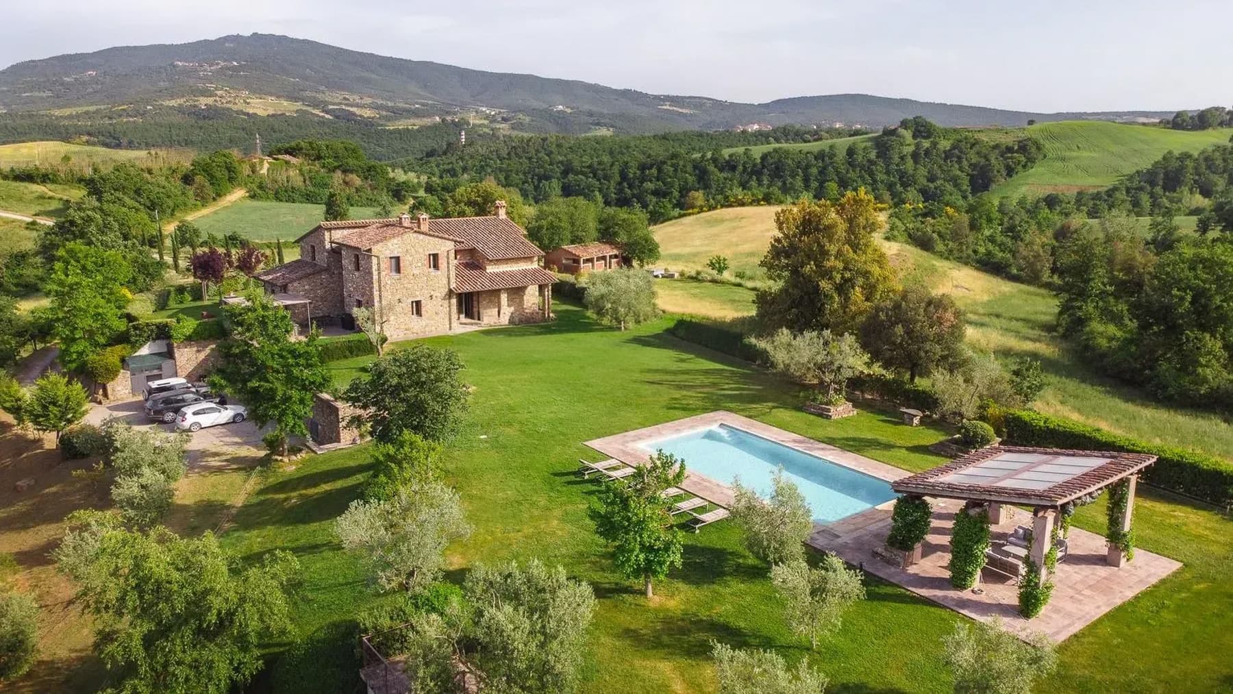 Casale con piscina e terreno a Città della Pieve, Umbria