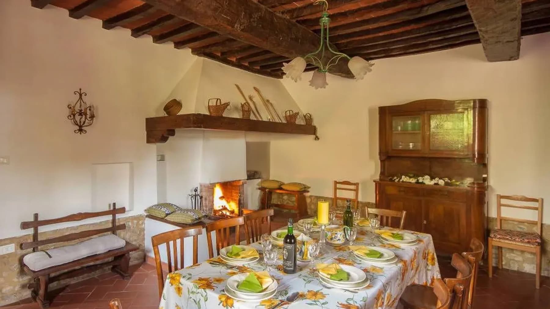 Villa immersa nel verde a Montespertoli, Toscana