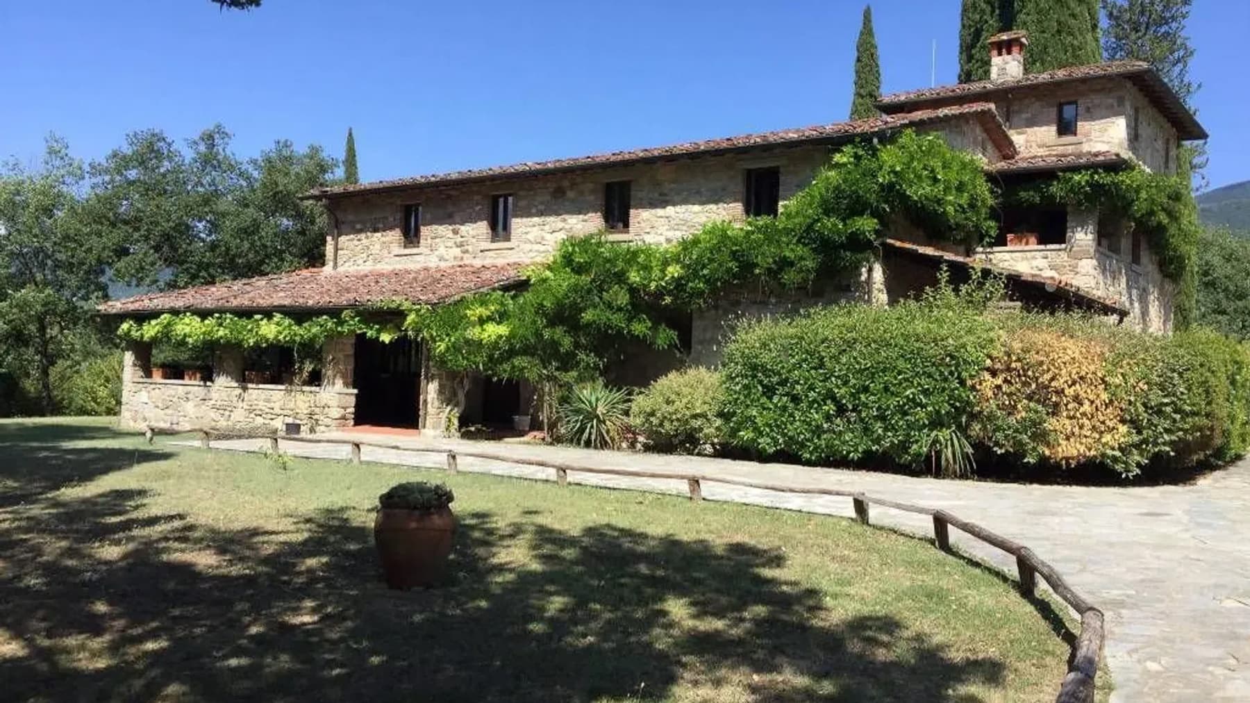 Casale toscano con piscina a Chiusi della Verna