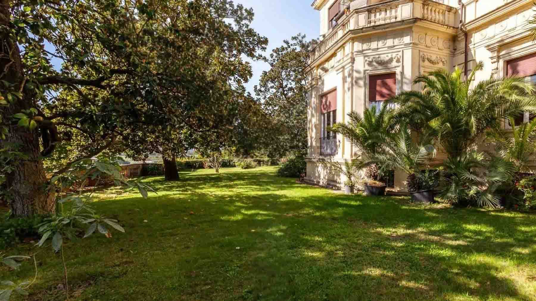 Flat in a Villa, Central Rome, Lazio