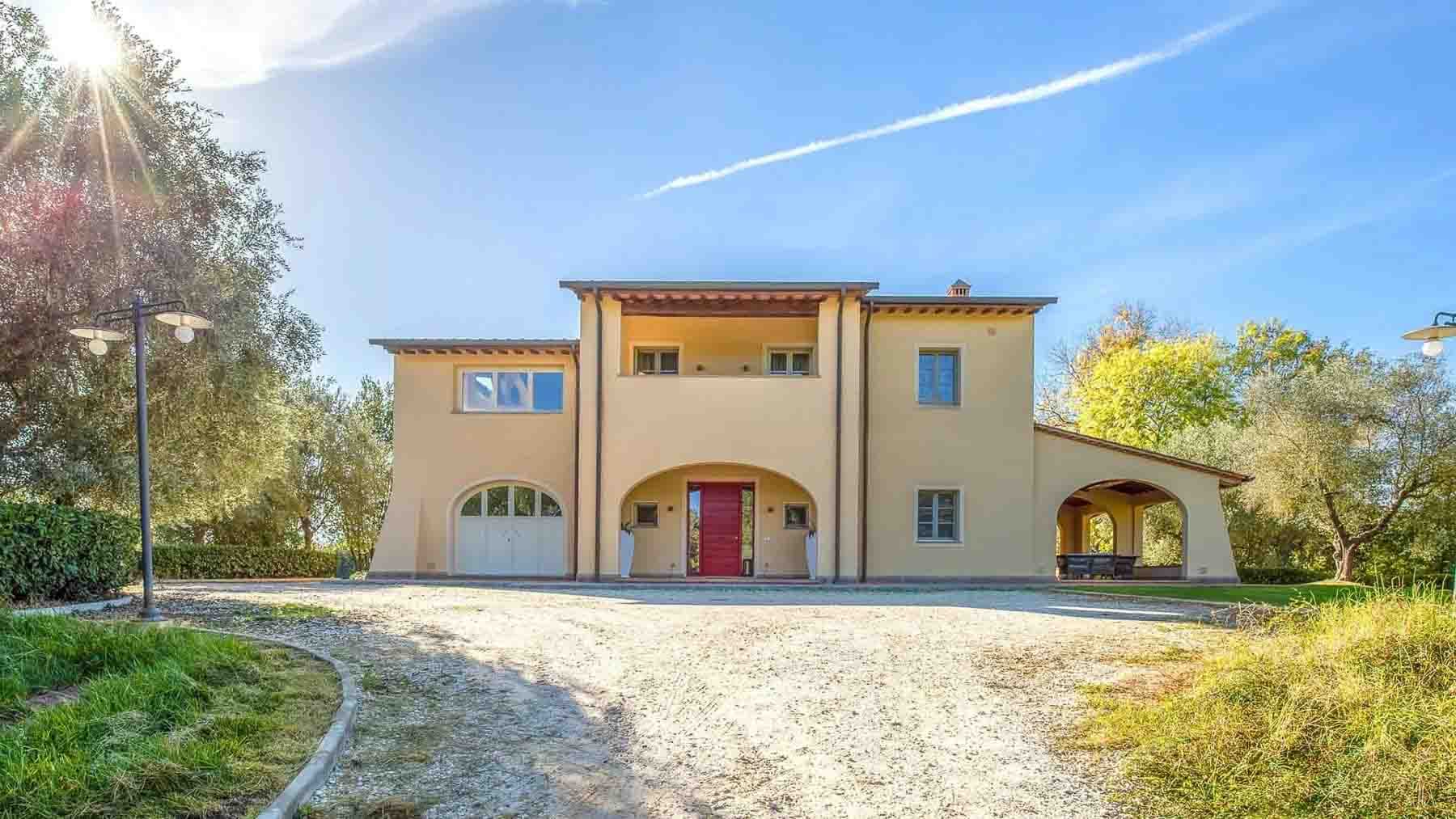 Tenuta-Complesso a Carmignano, Toscana: 3 Ville su 23 Ettari