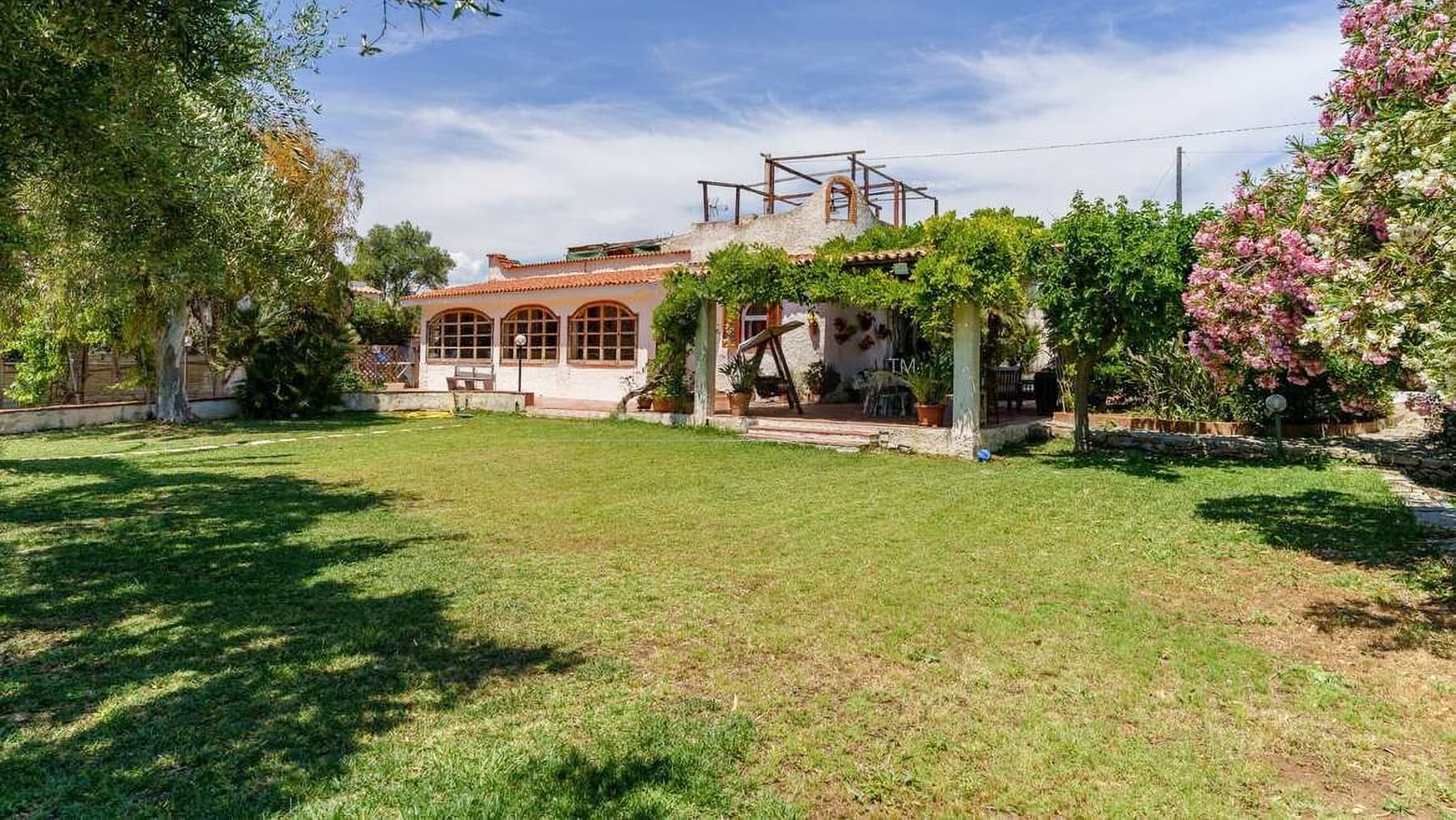 Villa con Piscina e Accesso al Mare a Punta Milocca