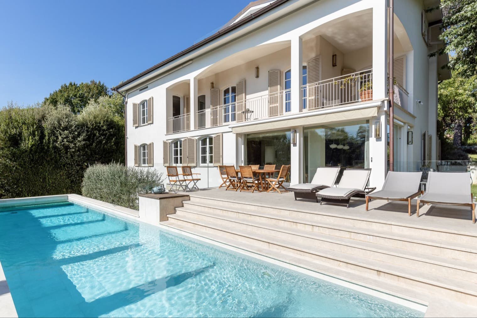 Villa elegante con piscina immersa nel verde di Lucca