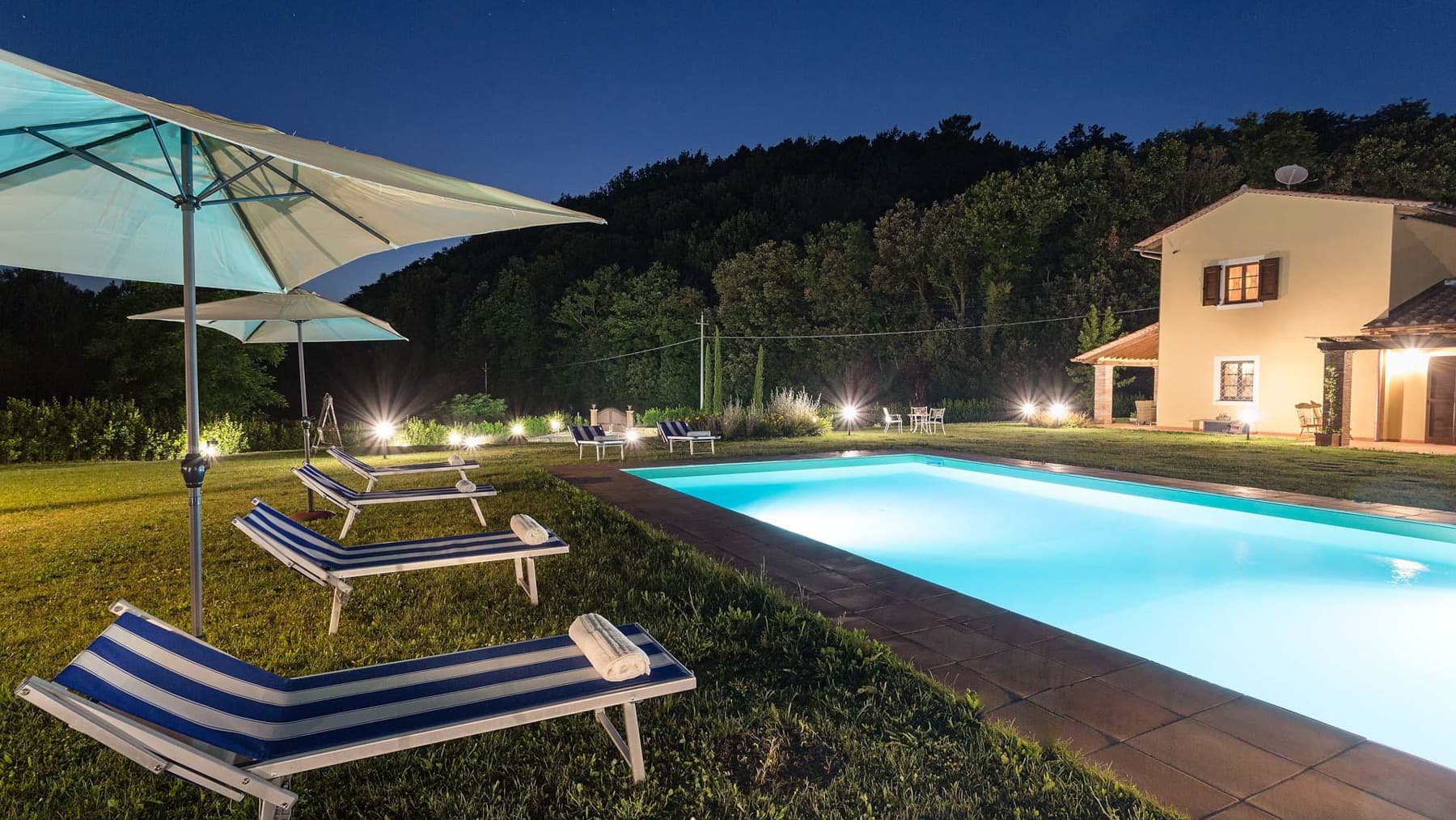 Villa esclusiva con piscina e parco a Lucca, Toscana
