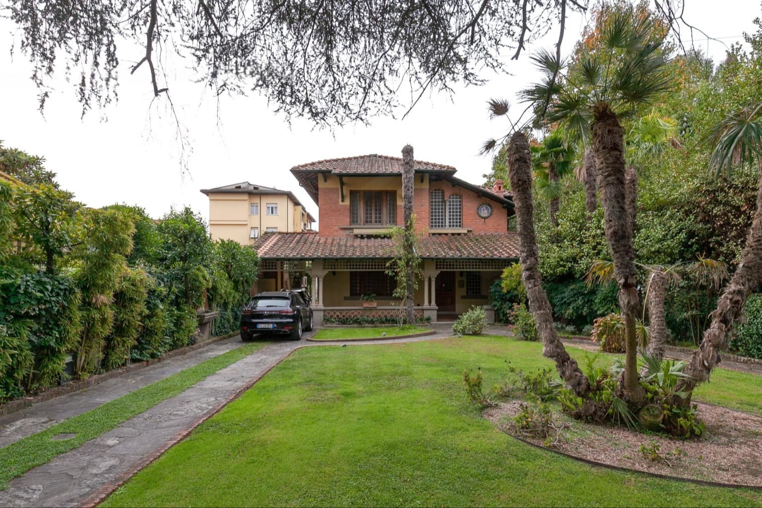 Villa Liberty 350mq nel cuore di Lucca, Toscana
