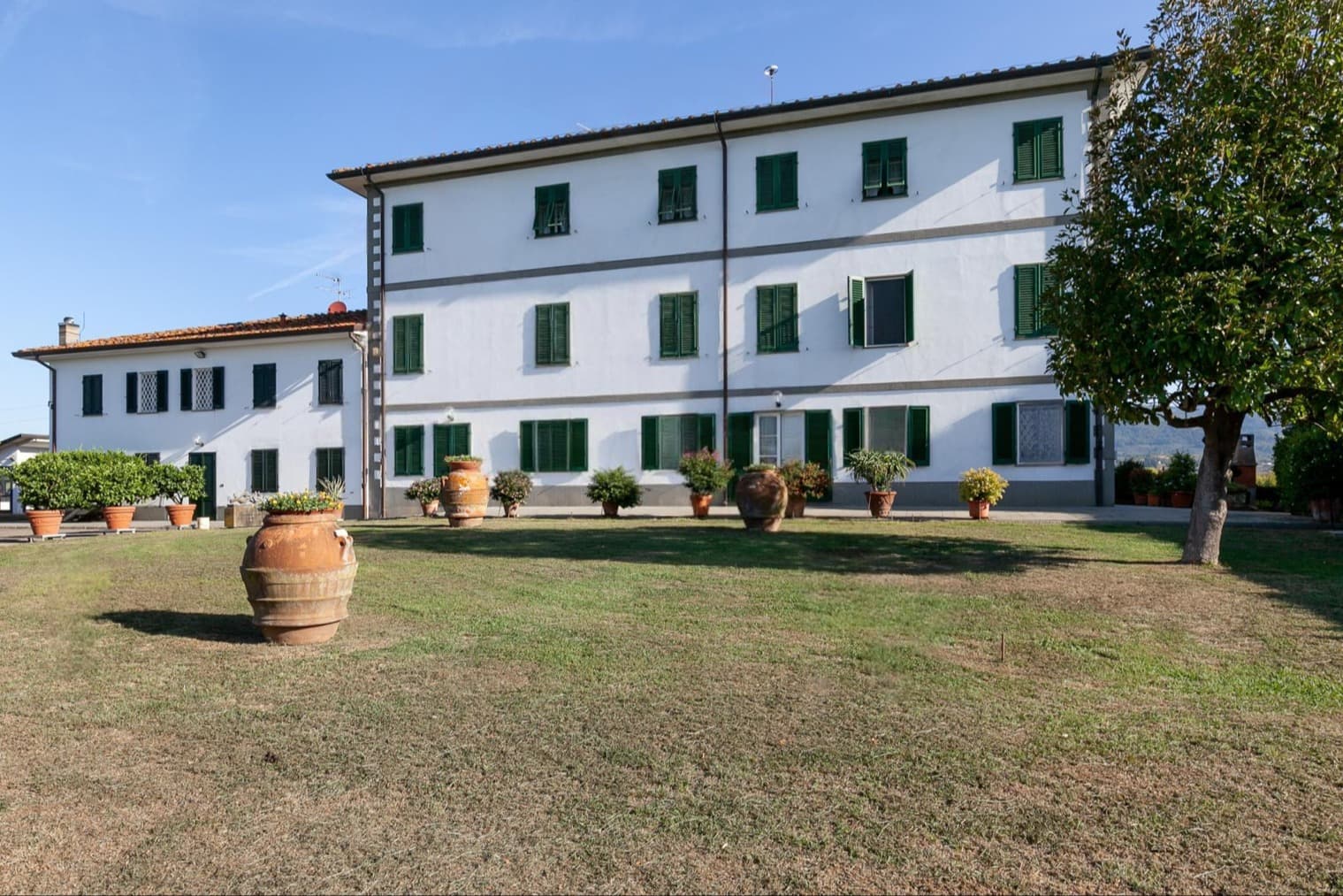 Villa panoramica nelle colline di Lucca, Toscana