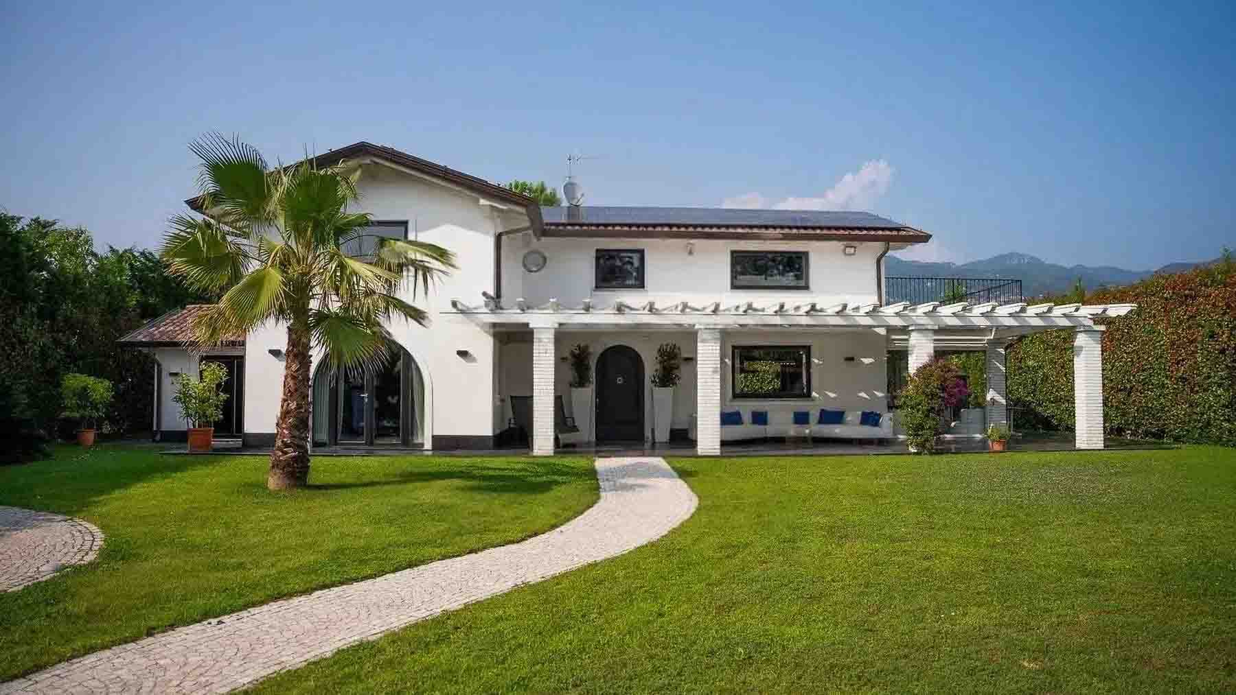 Villa esclusiva a Pietrasanta, cuore della Versilia