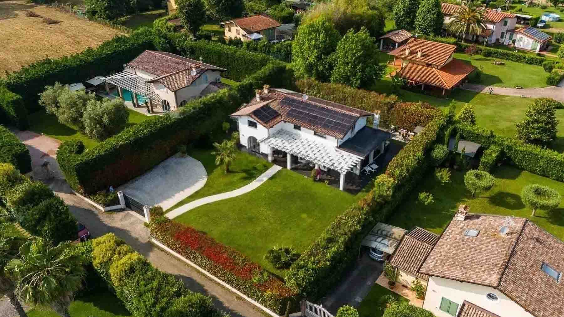 Villa esclusiva a Pietrasanta, cuore della Versilia