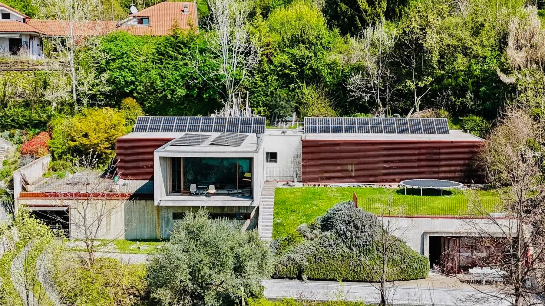 Villa moderna a Pino Torinese, architettura unica