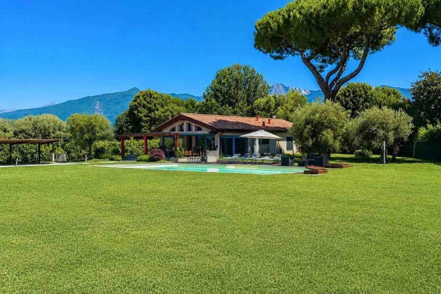 Charming Villa in Versilia, Pietrasanta, Tuscany