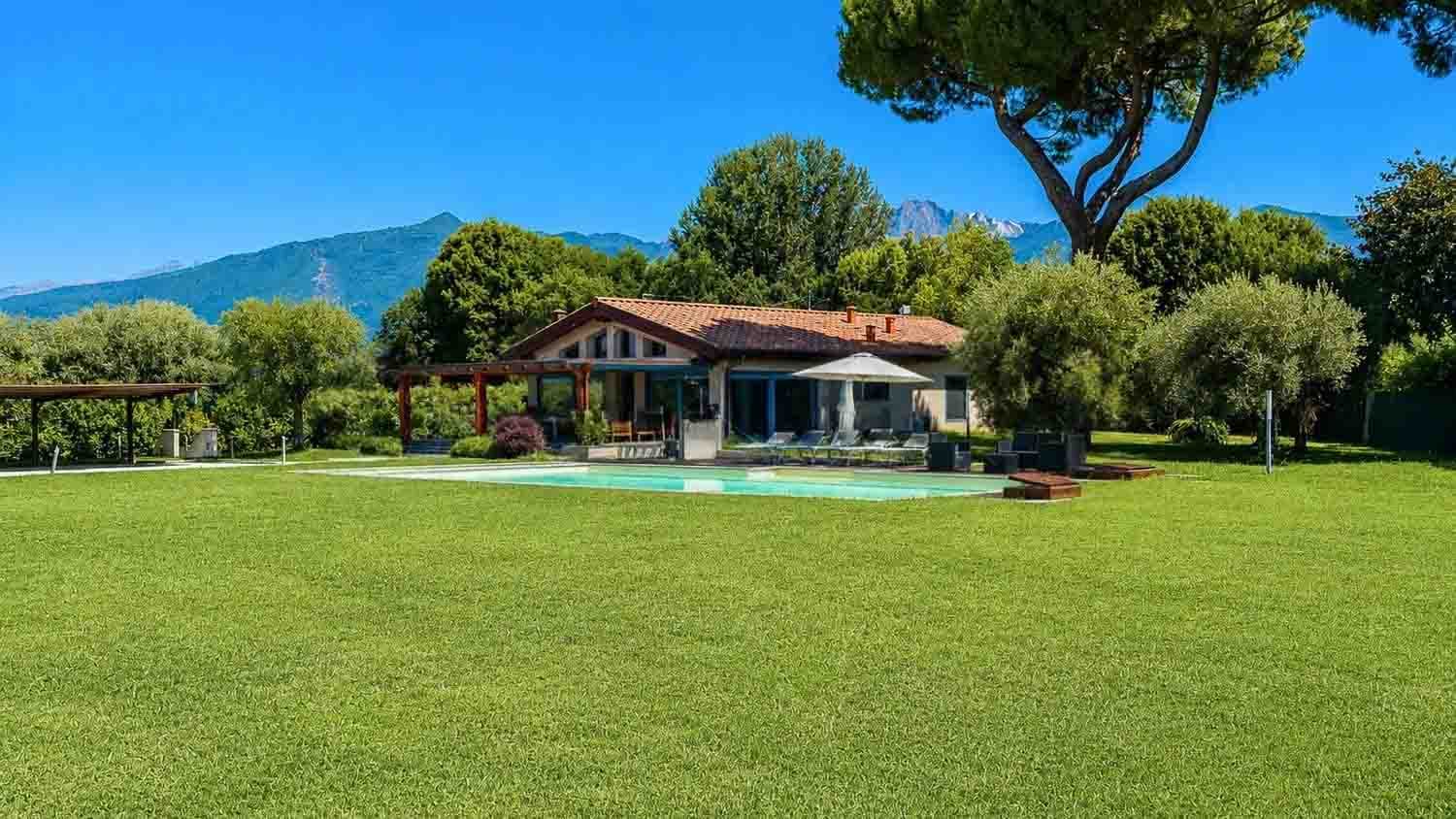 Charming Villa in Versilia, Pietrasanta, Tuscany