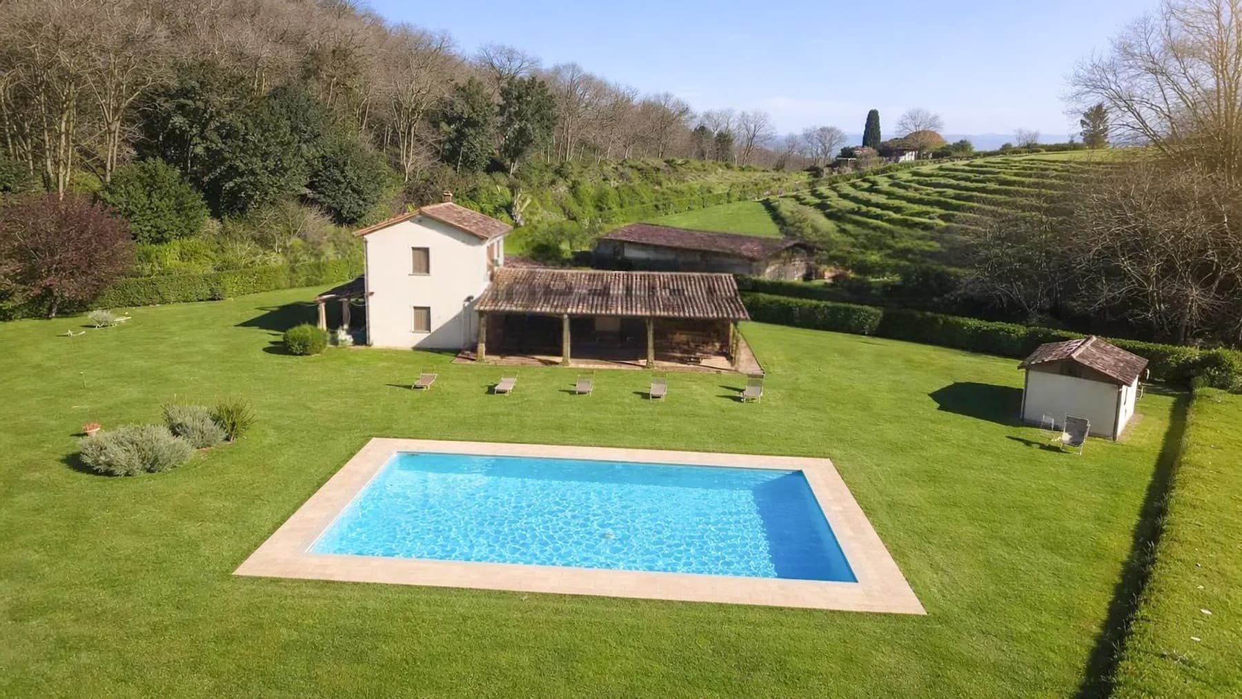 Villa con Piscina e Parco Privato a Lucca, Toscana
