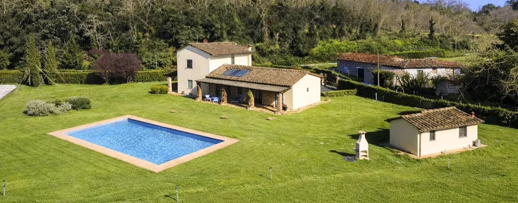 Villa con Piscina e Parco Privato a Lucca, Toscana