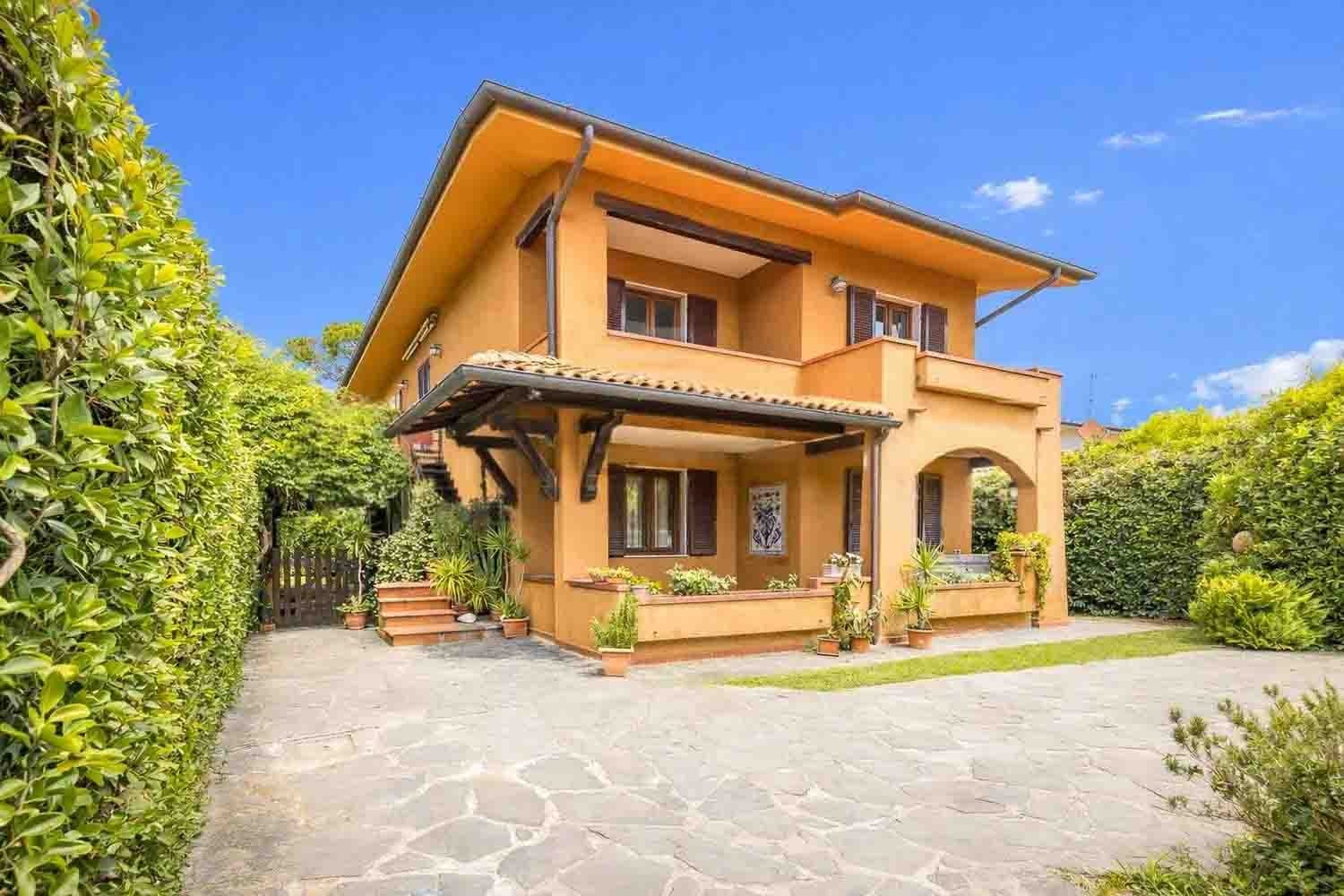 Villa nel cuore di Forte dei Marmi, Toscana