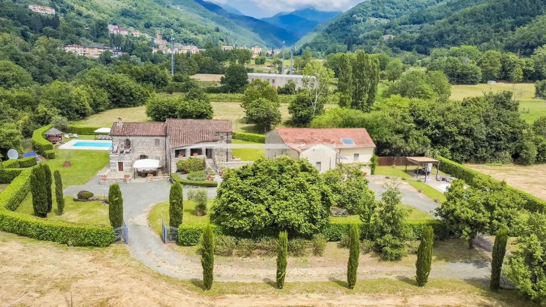 Charming Villa in Licciana Nardi, Tuscany