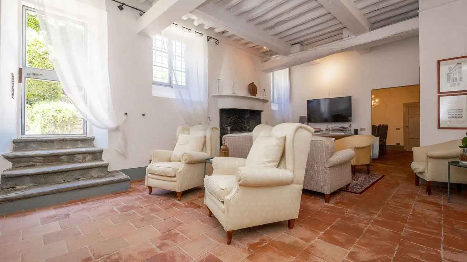 Interiors (12)