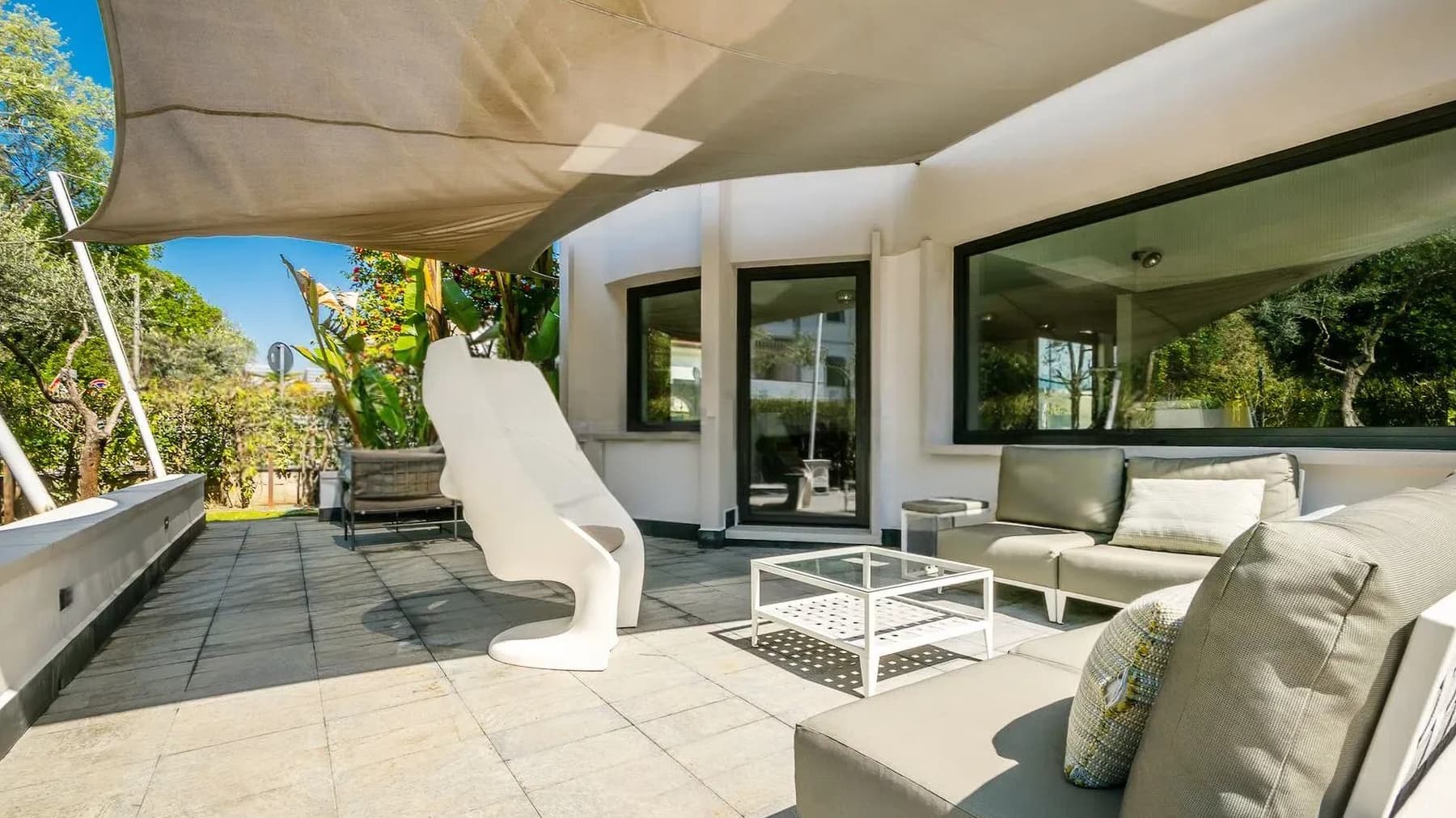 Villa moderna a Camaiore, lusso in Versilia