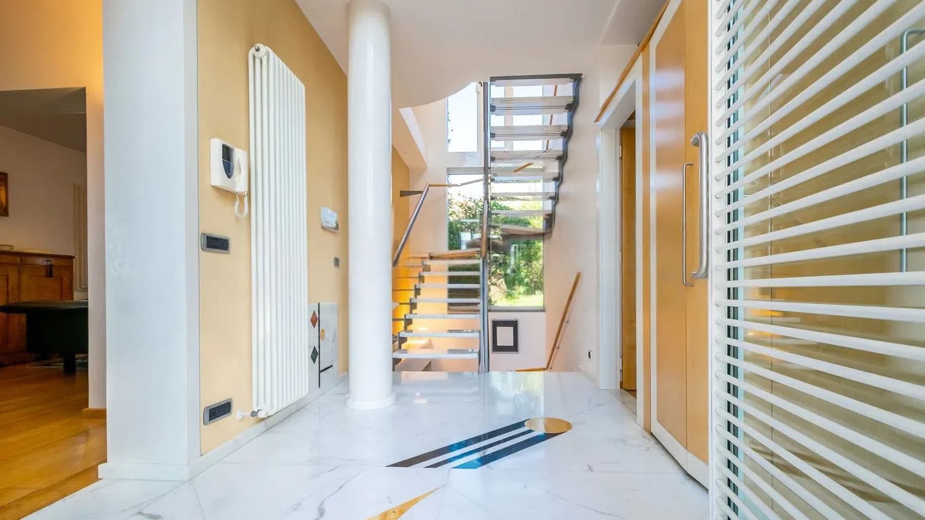 Interiors (18)