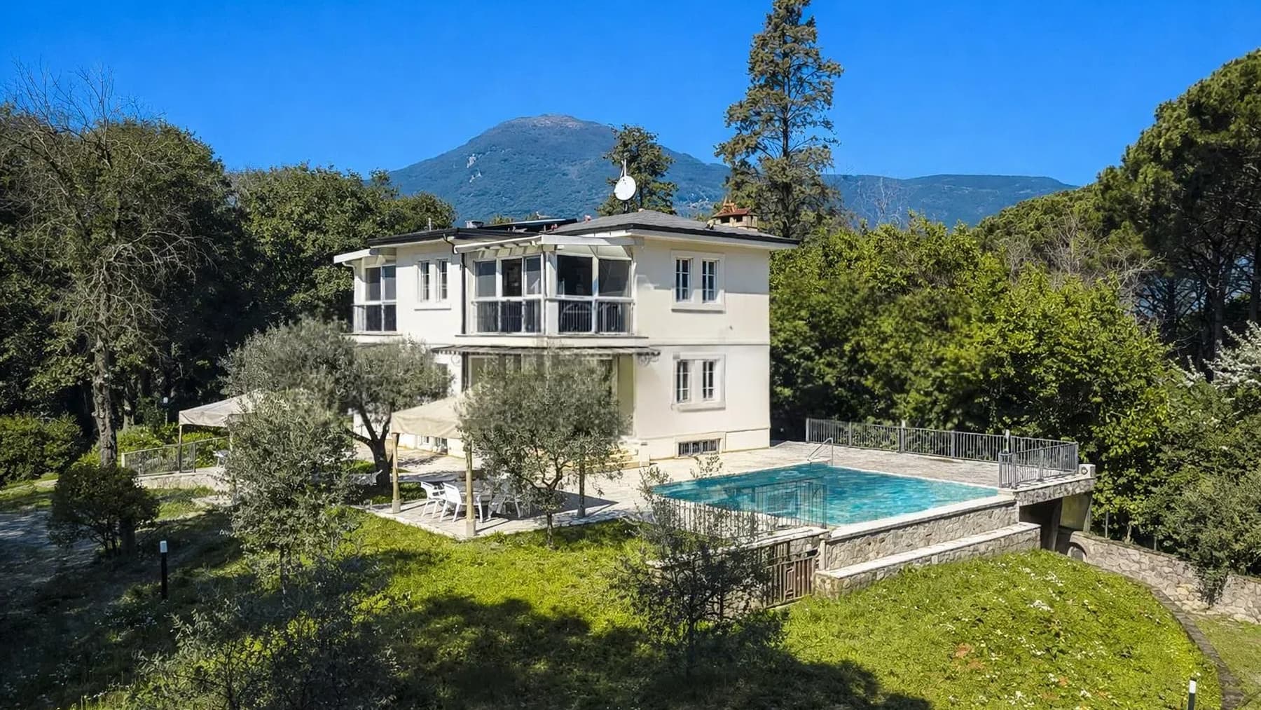 Villa con Piscina a Camaiore, Versilia