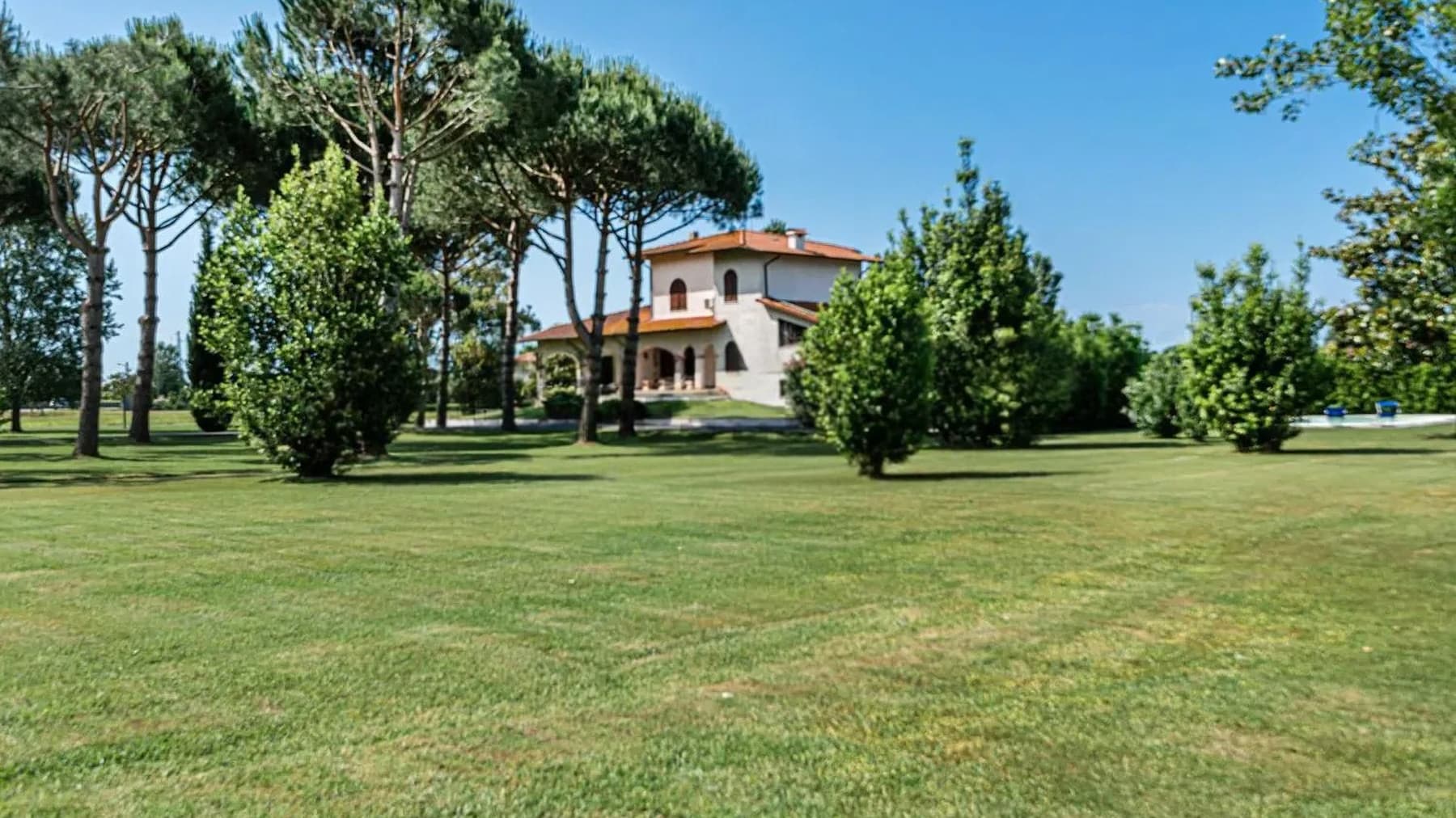 Charming Villa in Versilia, Pietrasanta, Tuscany