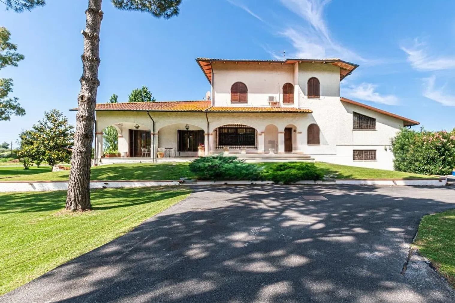 Charming Villa in Versilia, Pietrasanta, Tuscany