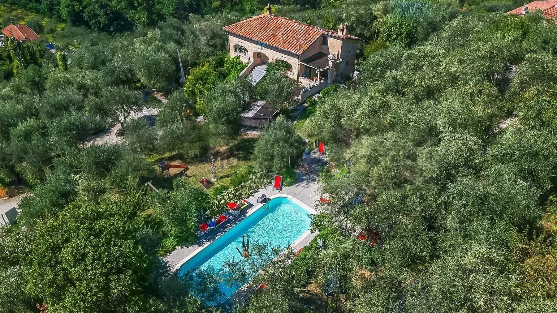 Casale panoramico con piscina a Camaiore, Versilia