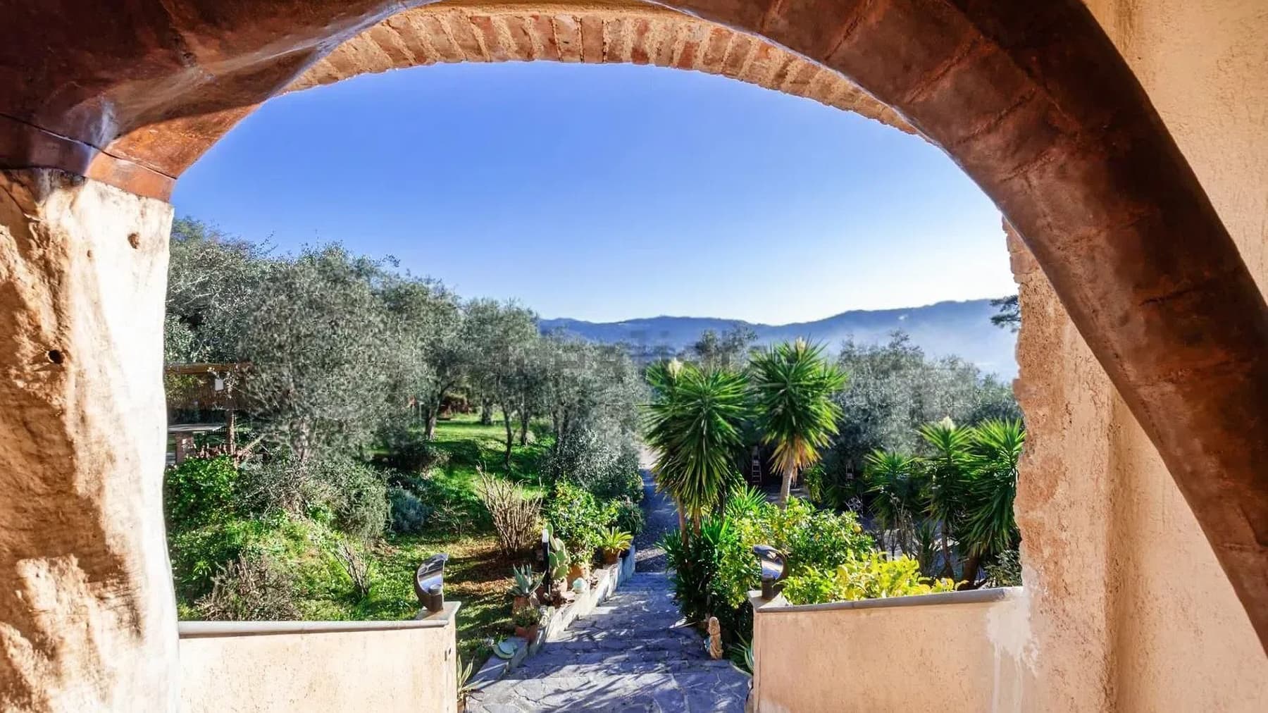Casale panoramico con piscina a Camaiore, Versilia