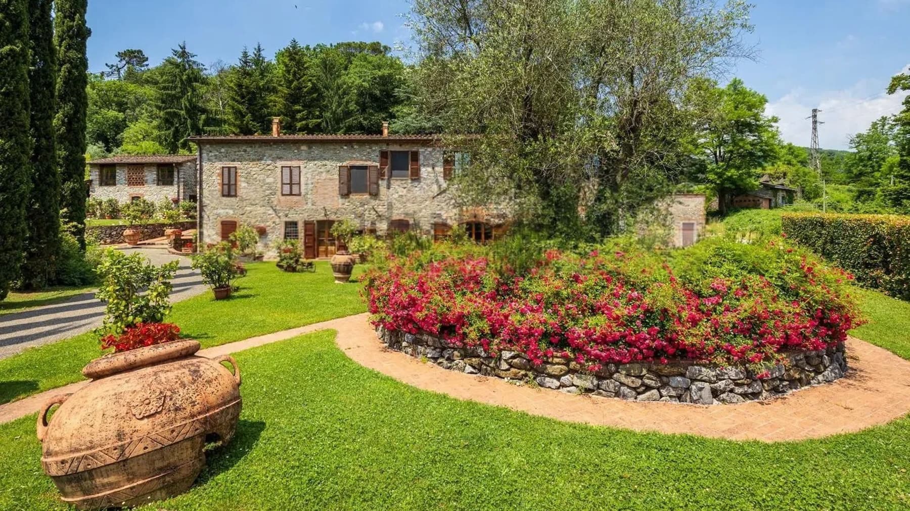 Villa esclusiva a Lucca tra colline e mare