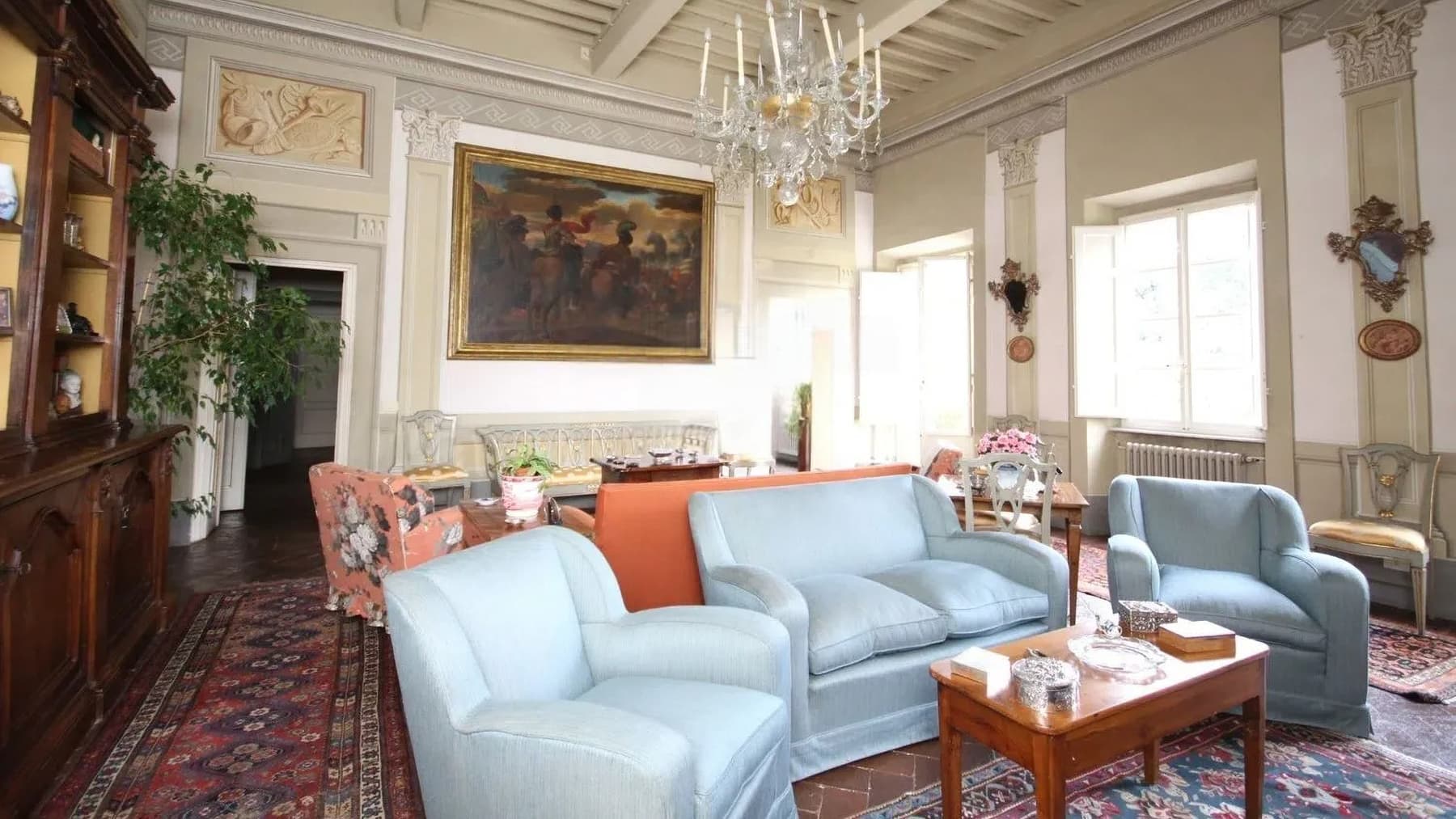 Villa storica nella verde collina di Lucca, Toscana