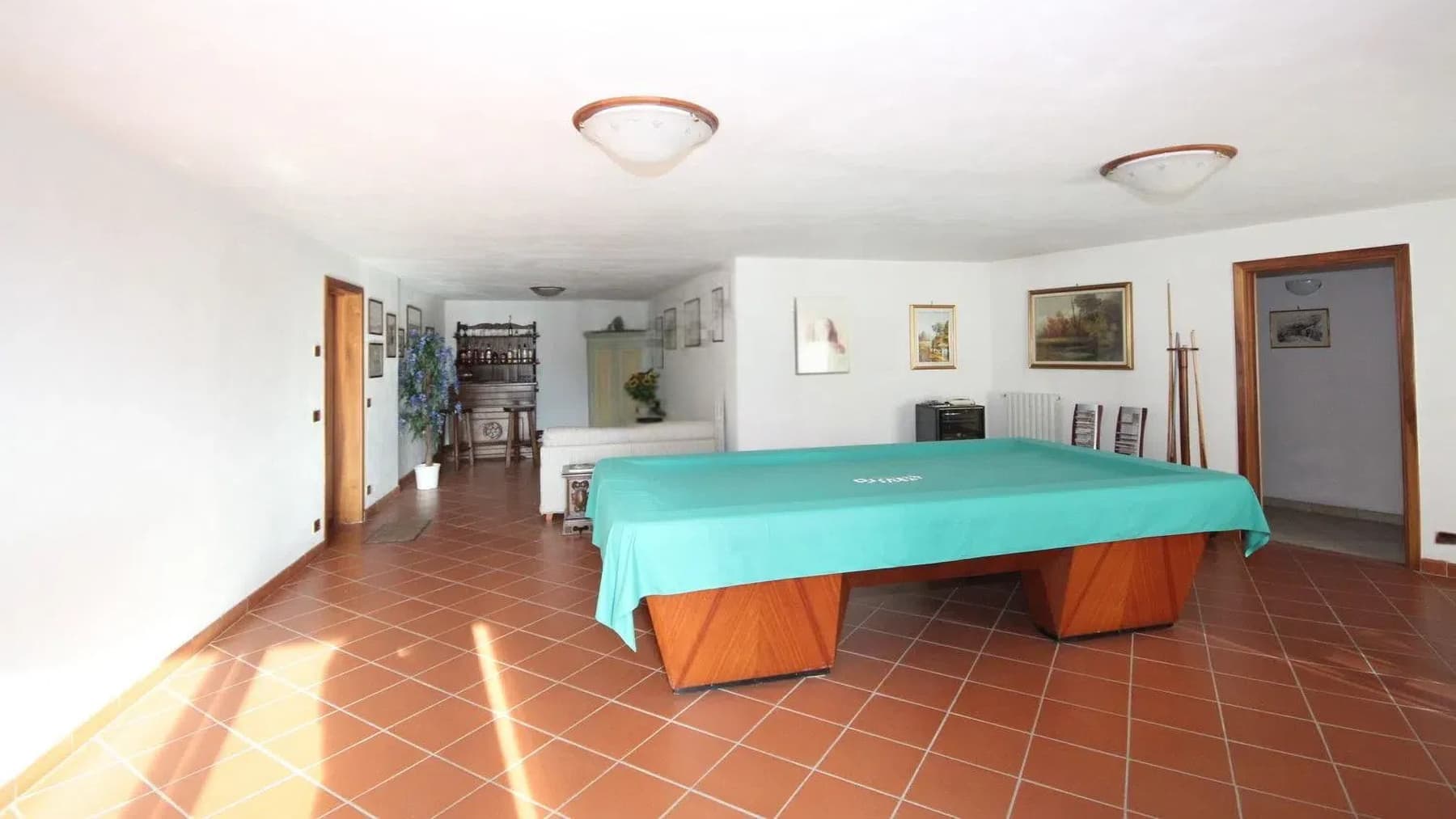 Villa moderna a Lucca con giardino di 5000 mq