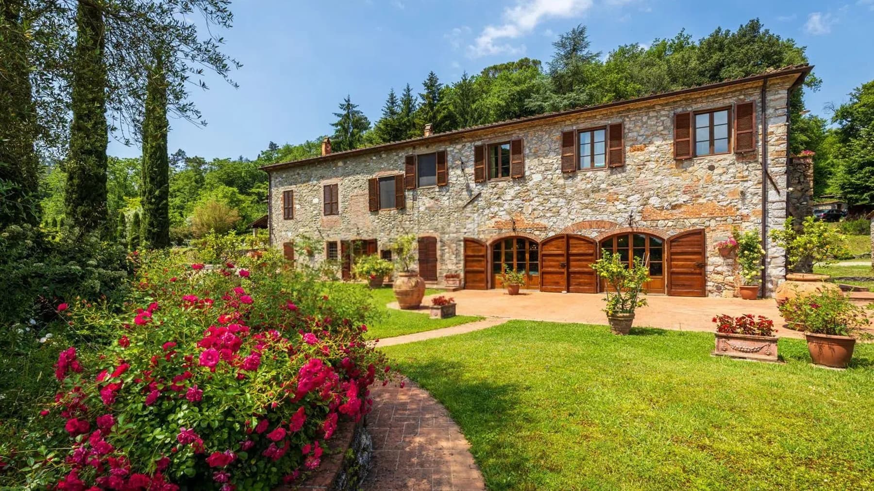 Tenuta-Complesso ristrutturato in Toscana, Lucca