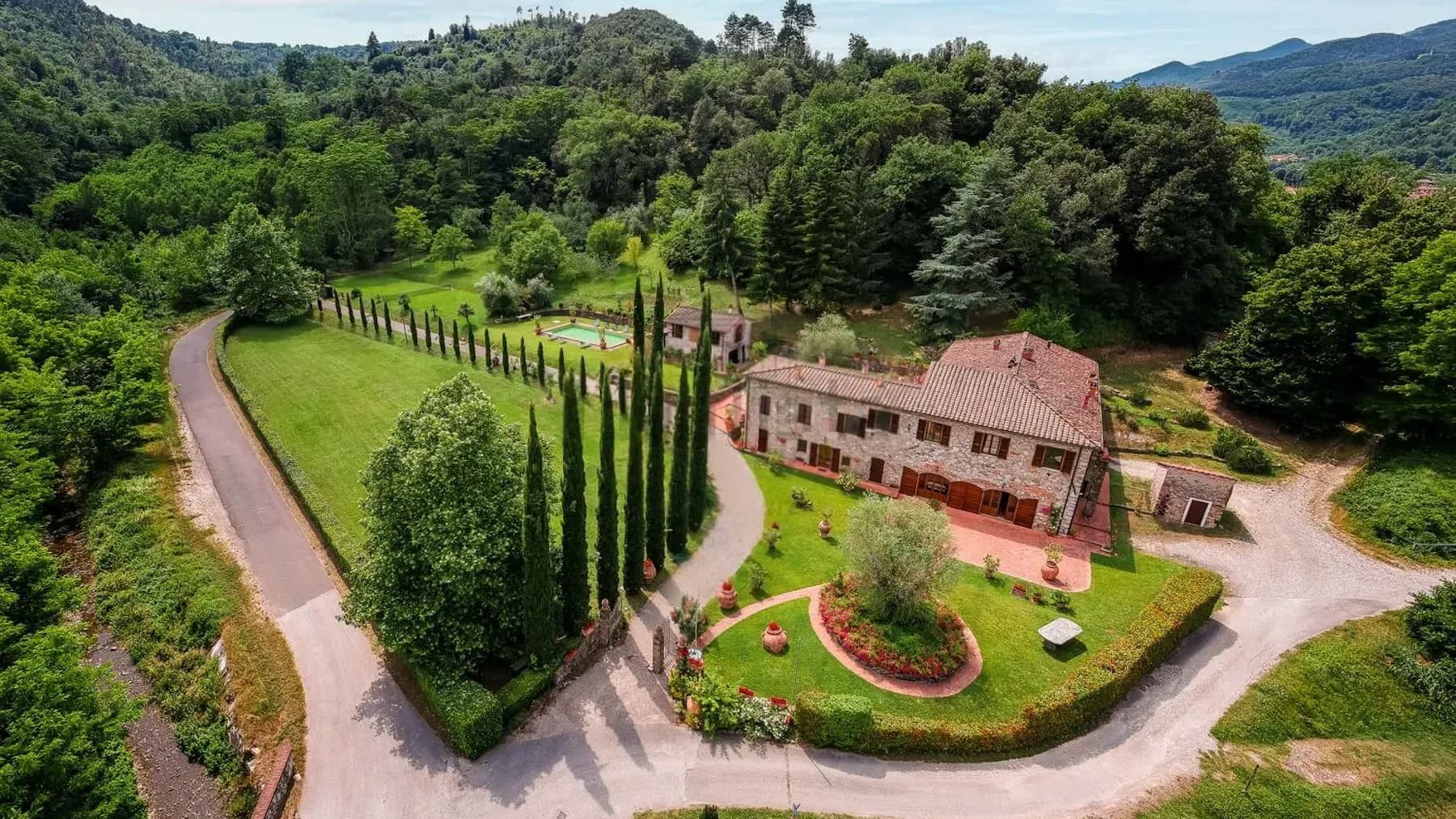 Tenuta-Complesso ristrutturato in Toscana, Lucca