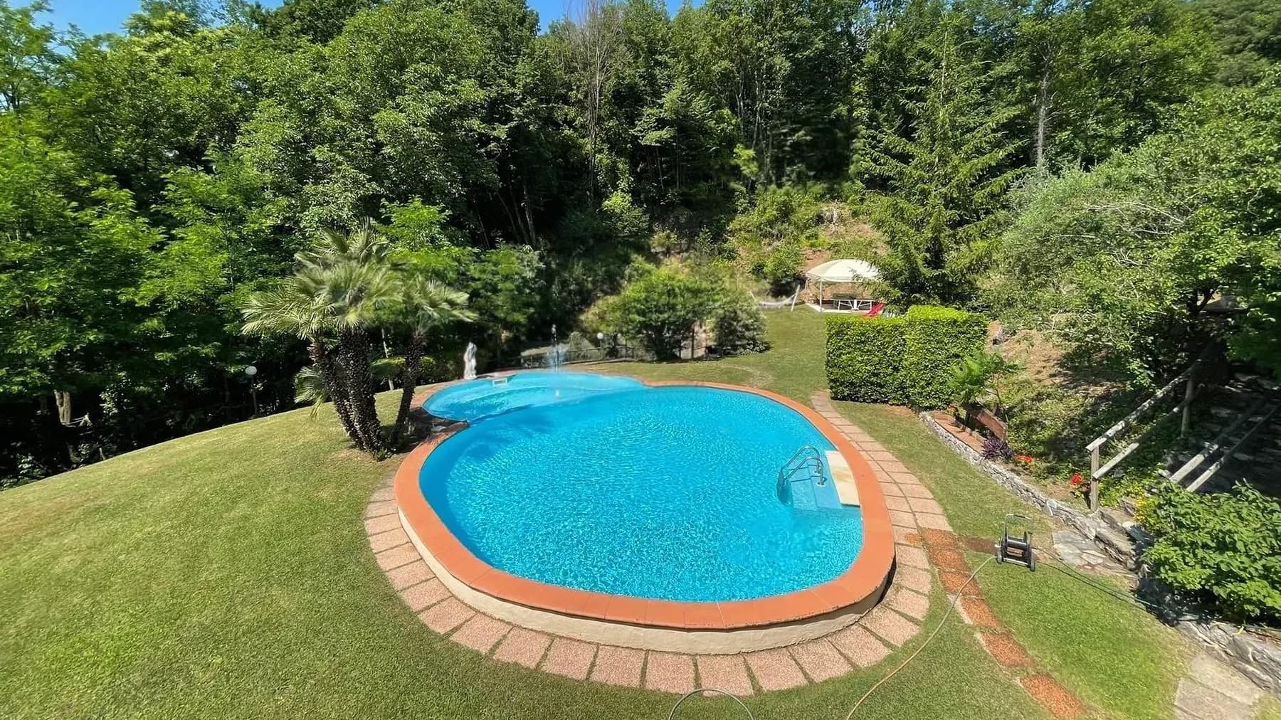 Casale ristrutturato con piscina e tennis a Monsagrati, Toscana