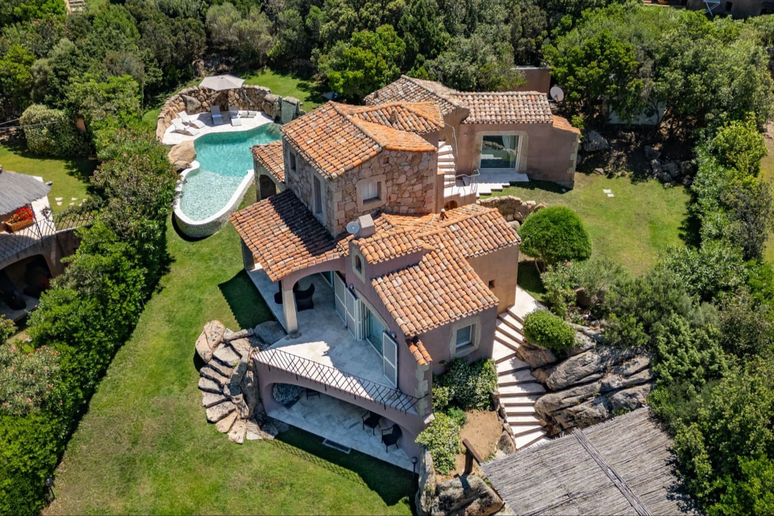 Villa con piscina e vista mare a Golfo Pevero, Sardegna