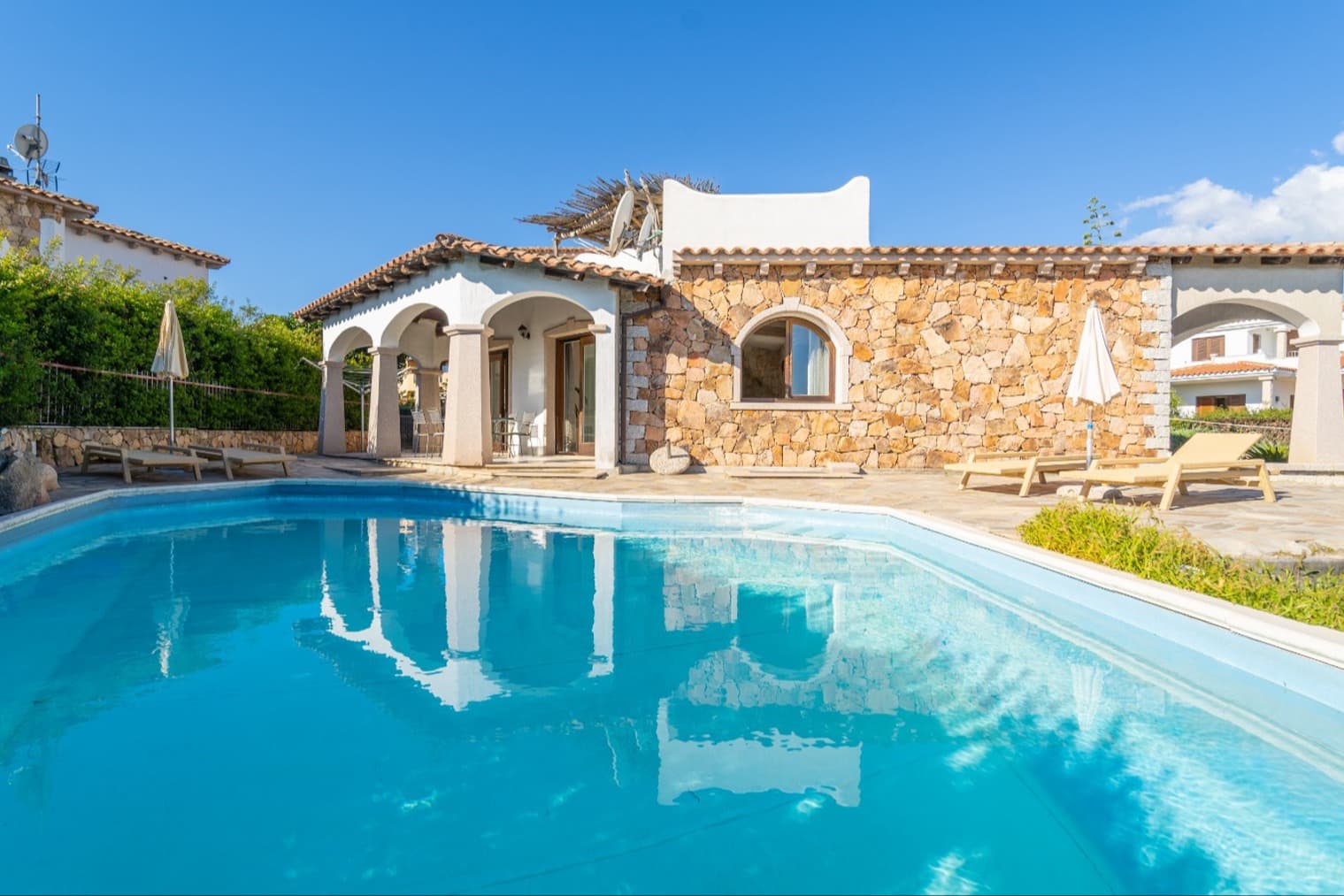 Villa con piscina a Pittulongu, Sardegna