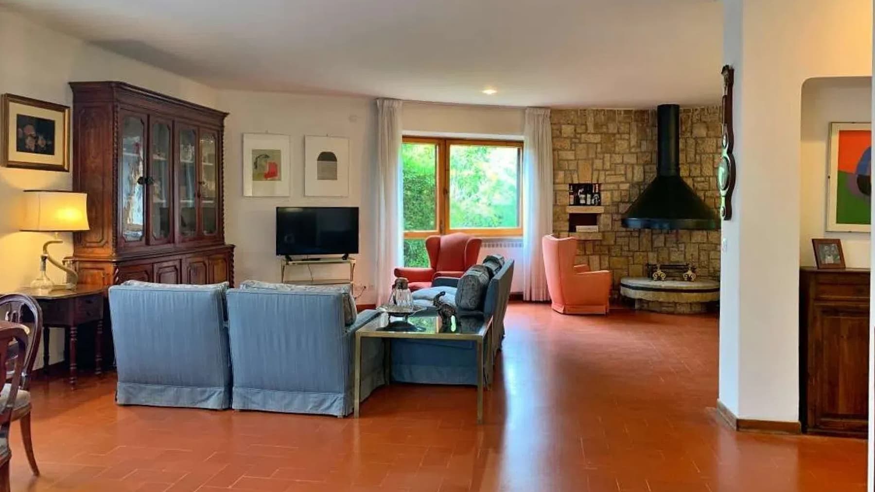 Villa con piscina nel borgo medievale di Cetona, Toscana