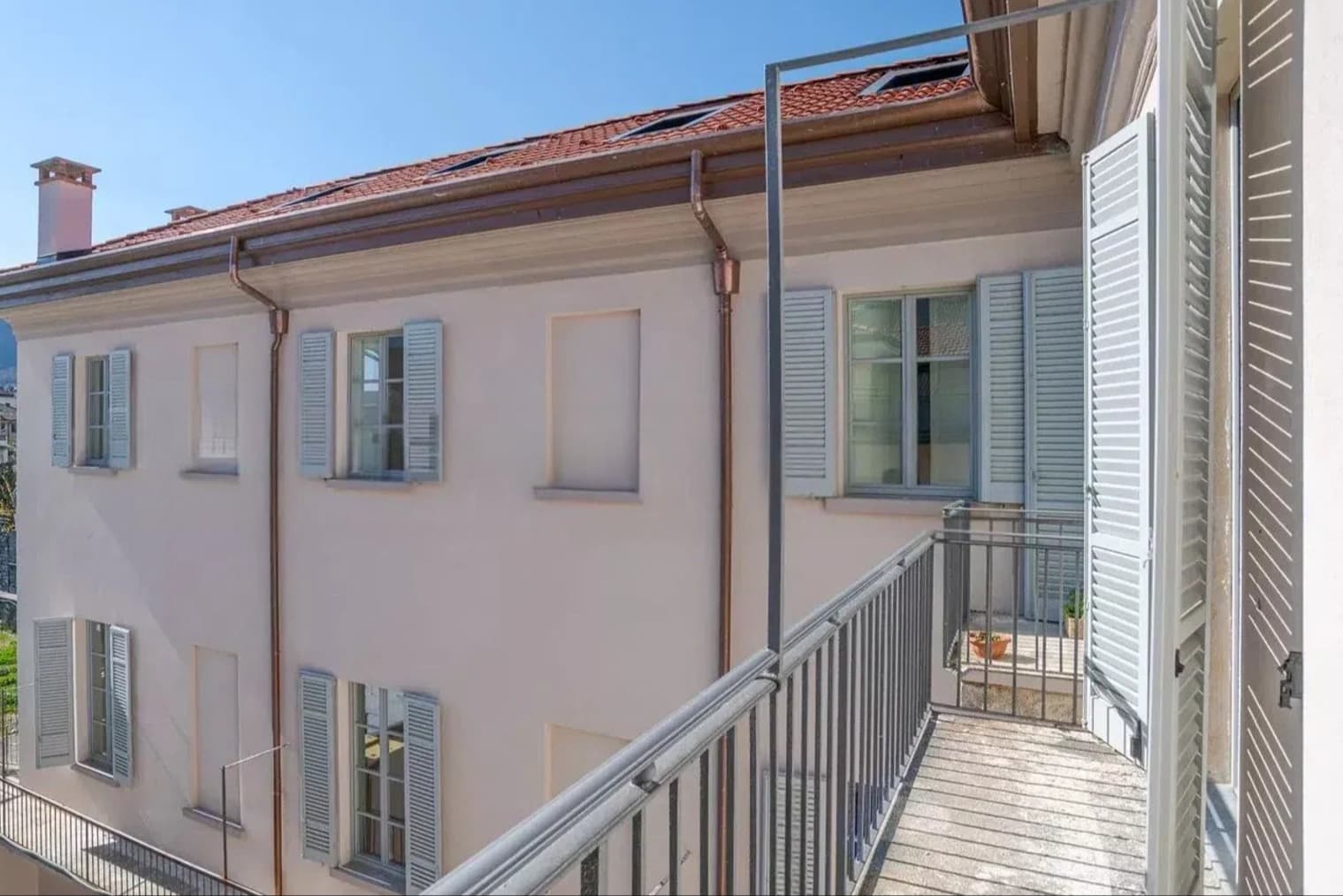 Apartment Overlooking Lake Como, Lombardia