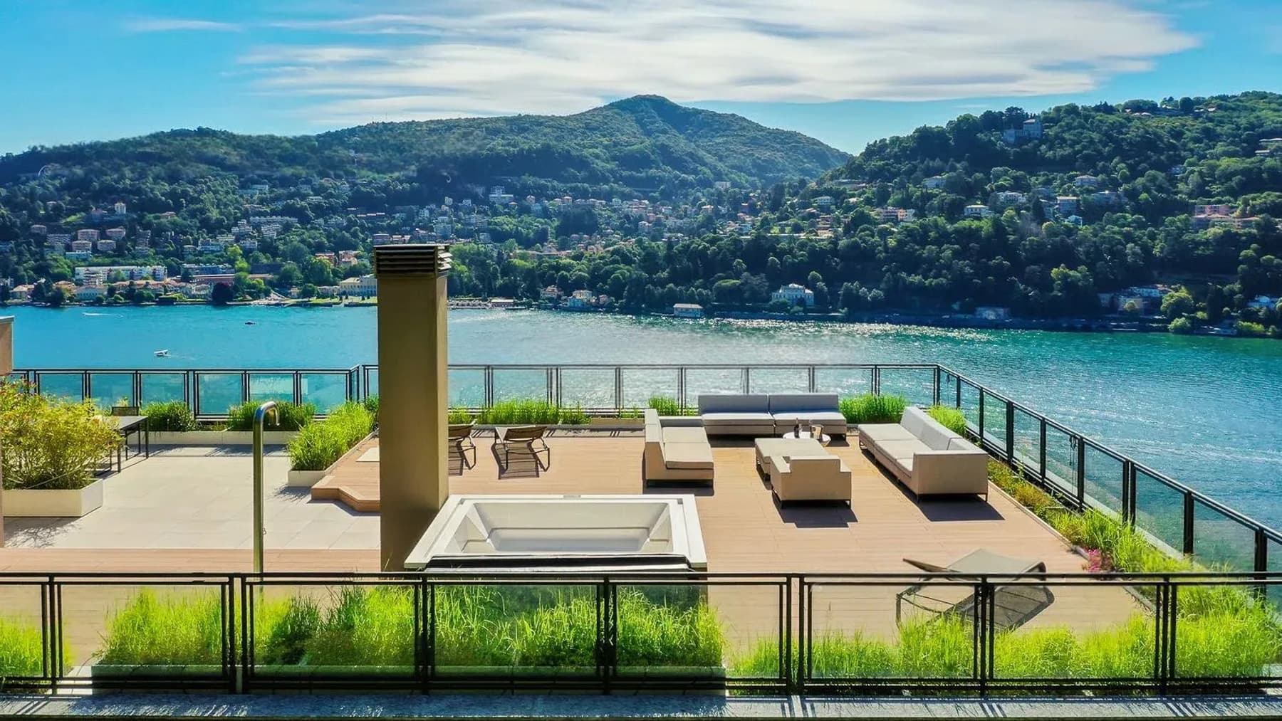 Appartamento esclusivo sul Lago di Como con giardino