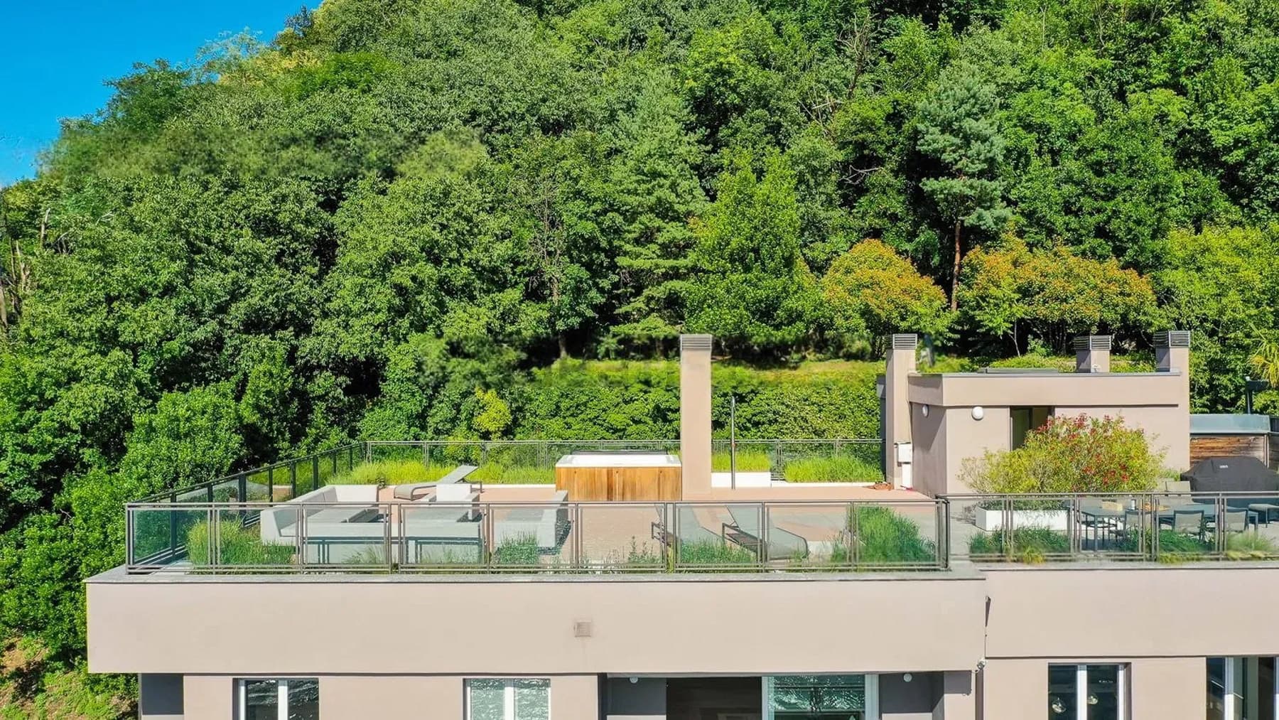 Appartamento esclusivo sul Lago di Como con giardino