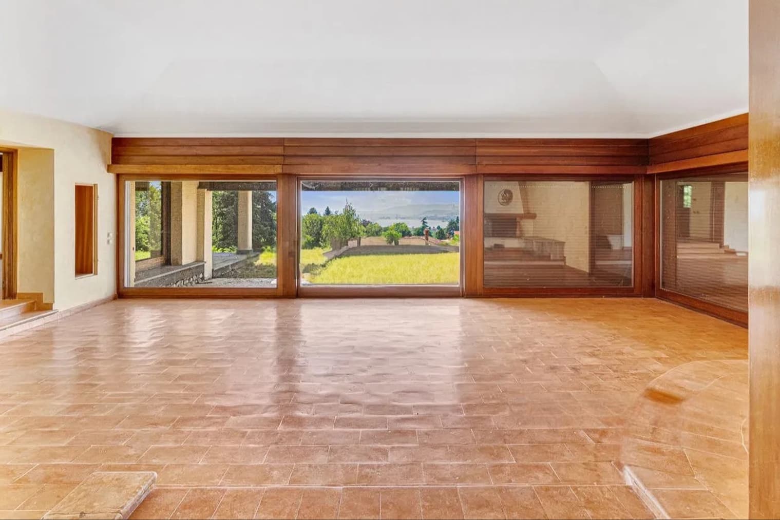 Villa a Barasso con vista Lago di Varese e piscina