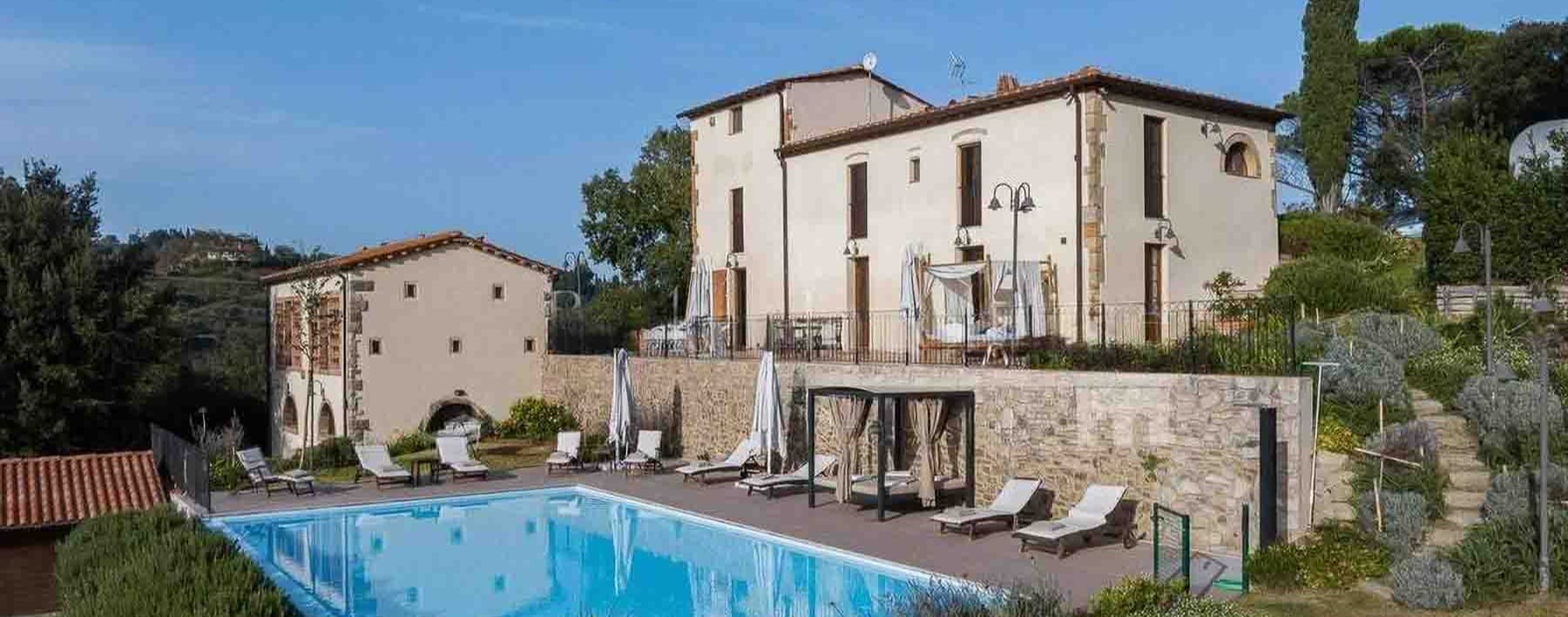 Casale panoramico in Toscana, colline di Palaia
