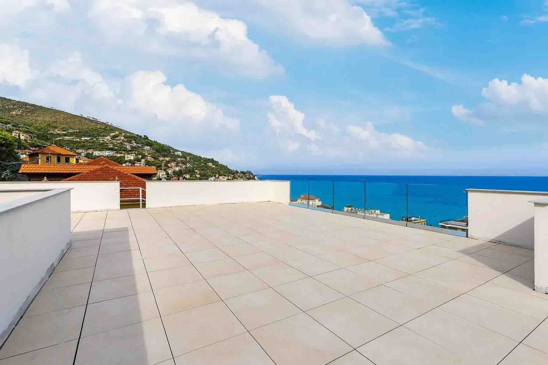 Penthouse in Alassio, Liguria: Stunning Views Await