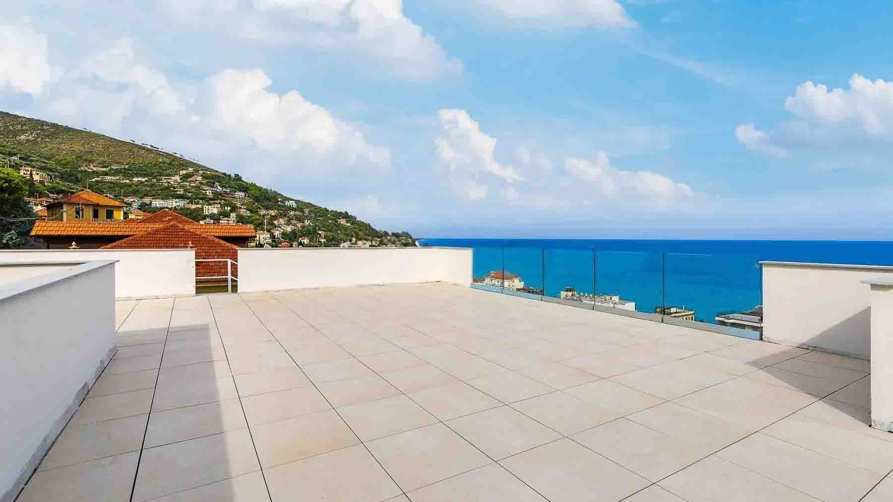 Penthouse in Alassio, Liguria: Stunning Views Await