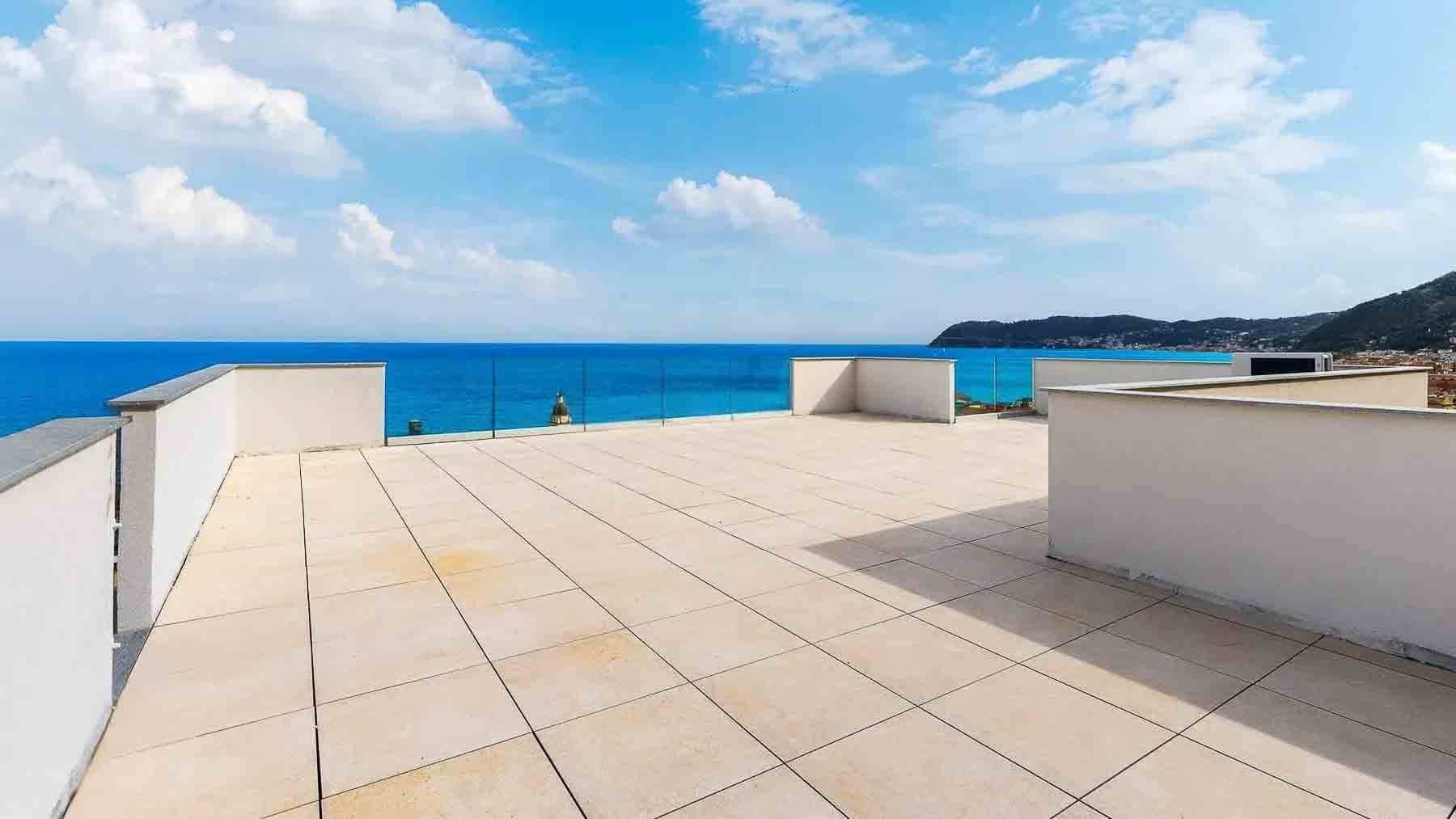 Penthouse in Alassio, Liguria: Stunning Views Await