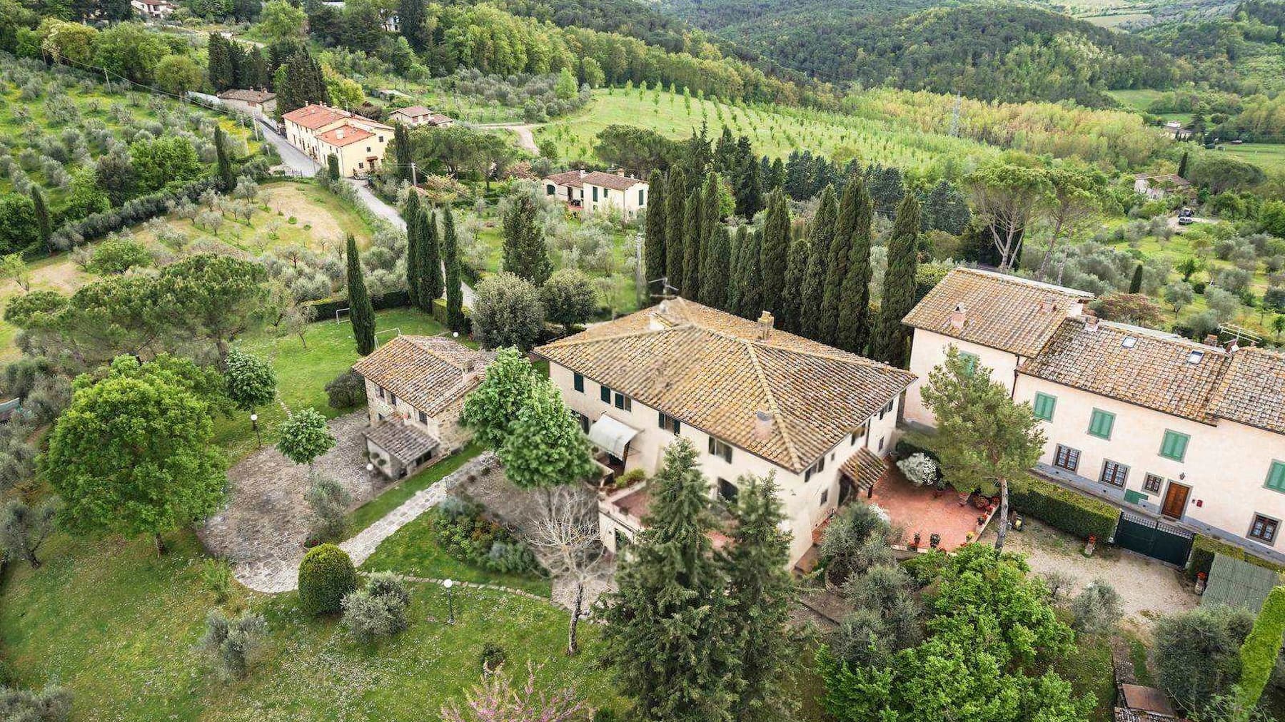Villa storica con vista panoramica a L'Ugolino, Toscana