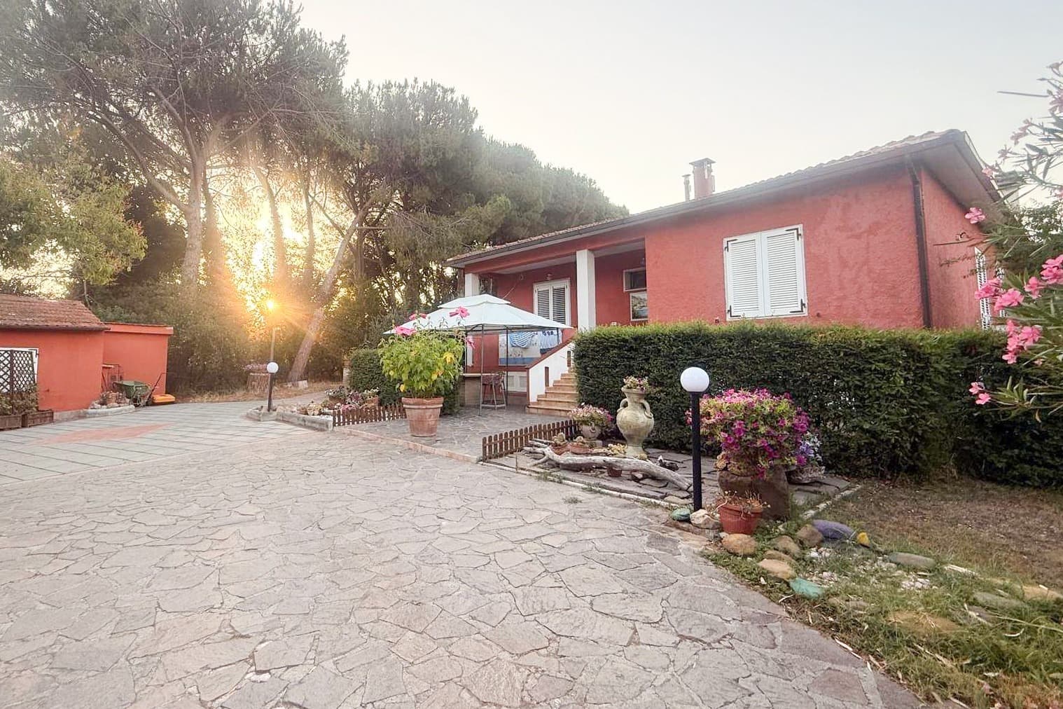 Casale a Scarlino: oasi di pace nella campagna toscana