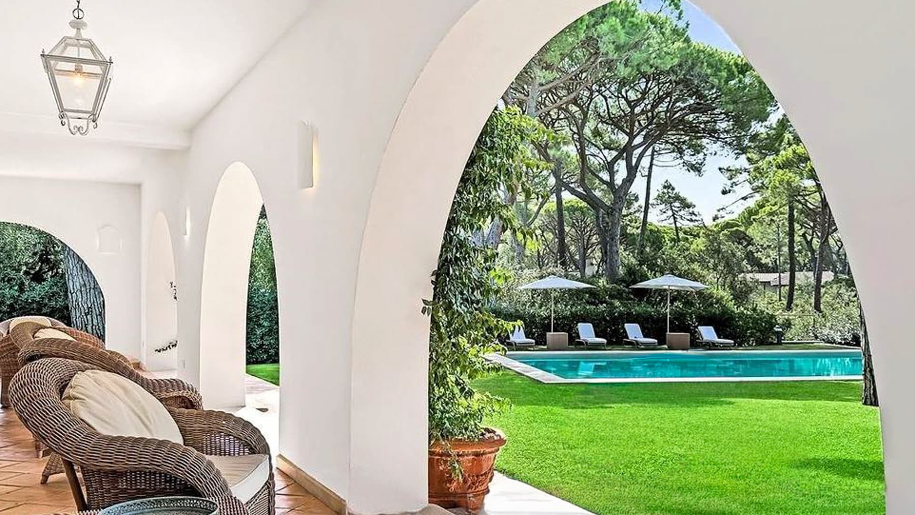 Villa di Lusso a Roccamare, Toscana