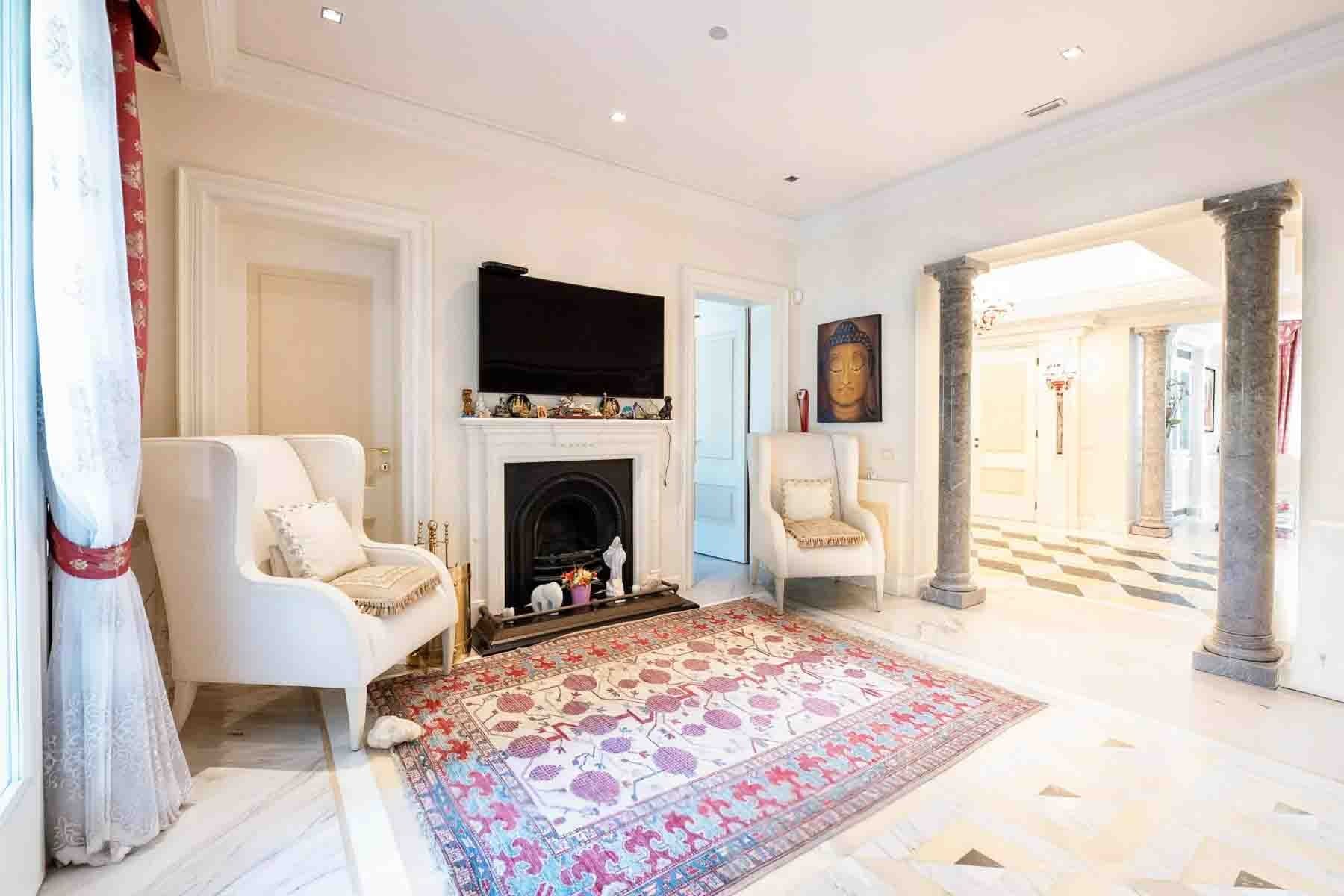 Elegant Renovated Villa with Private Garden  Lido di Venezia