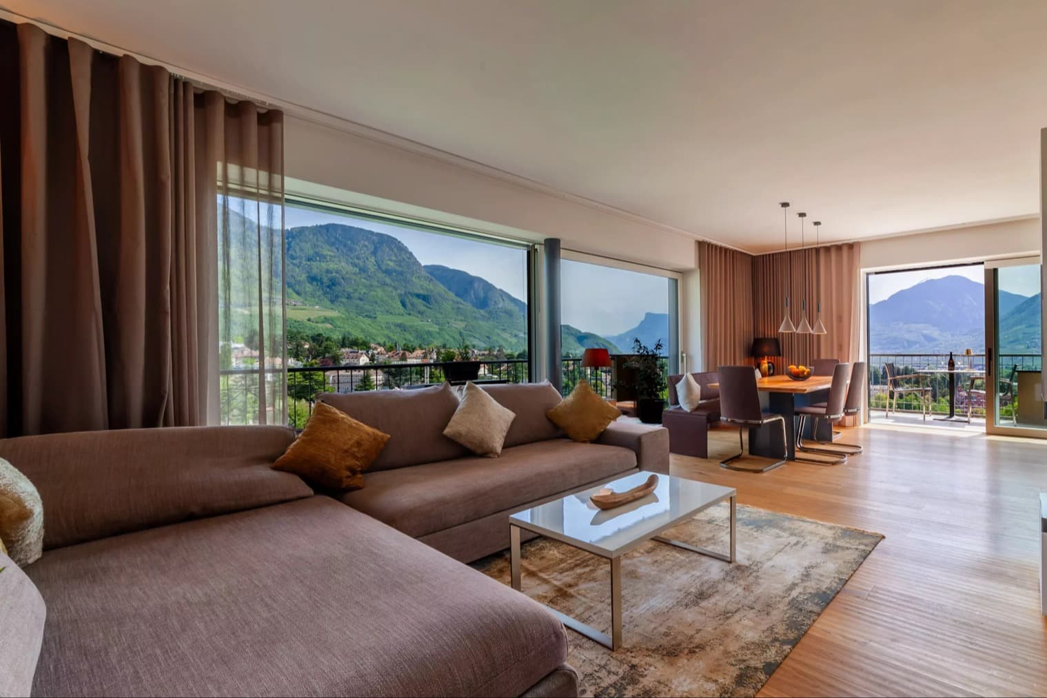 Exclusive residence with panoramic views over Merano